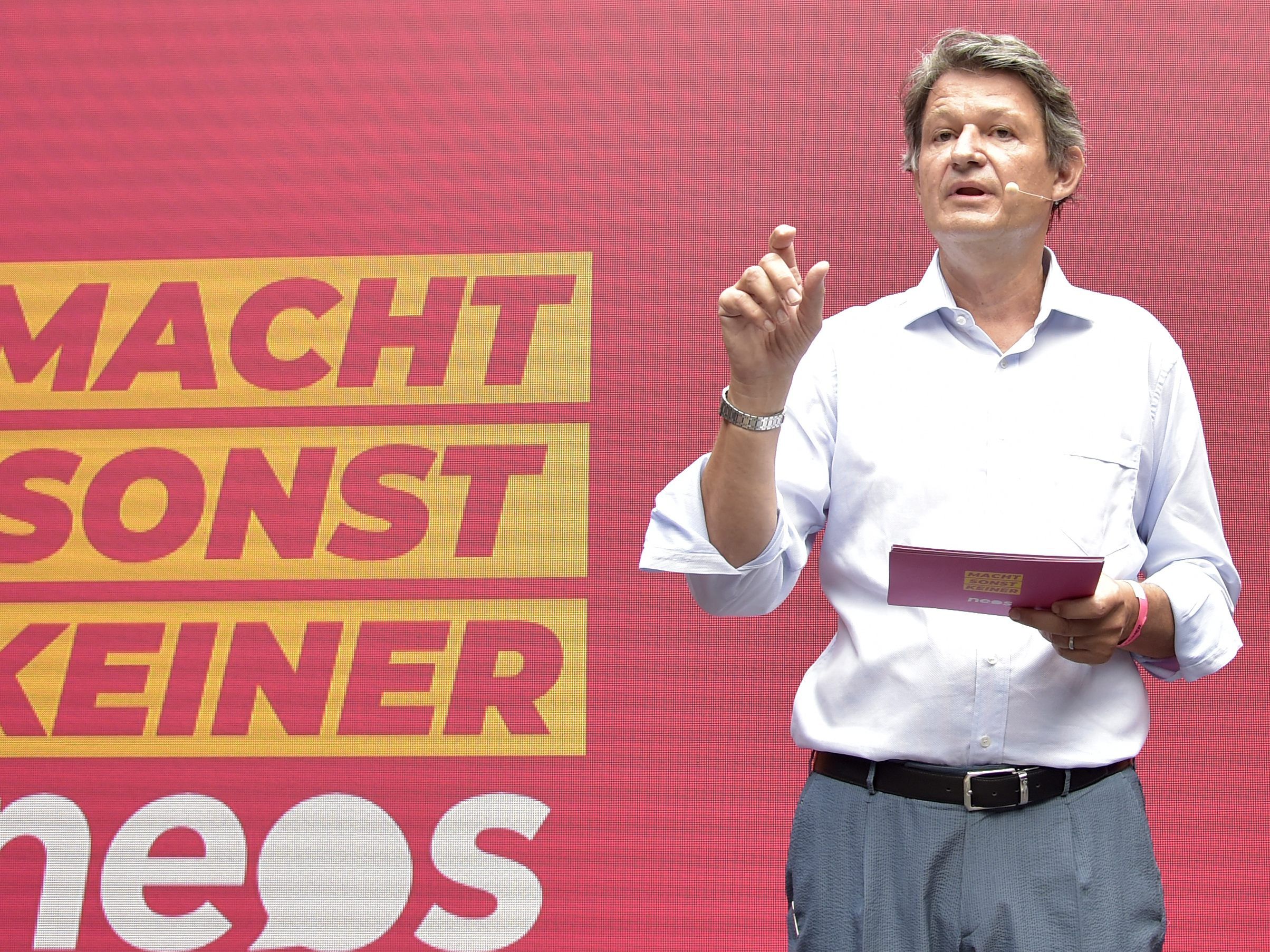 Die Wiener NEOS fordern mehr Budget für den Pflichtschulbereich.