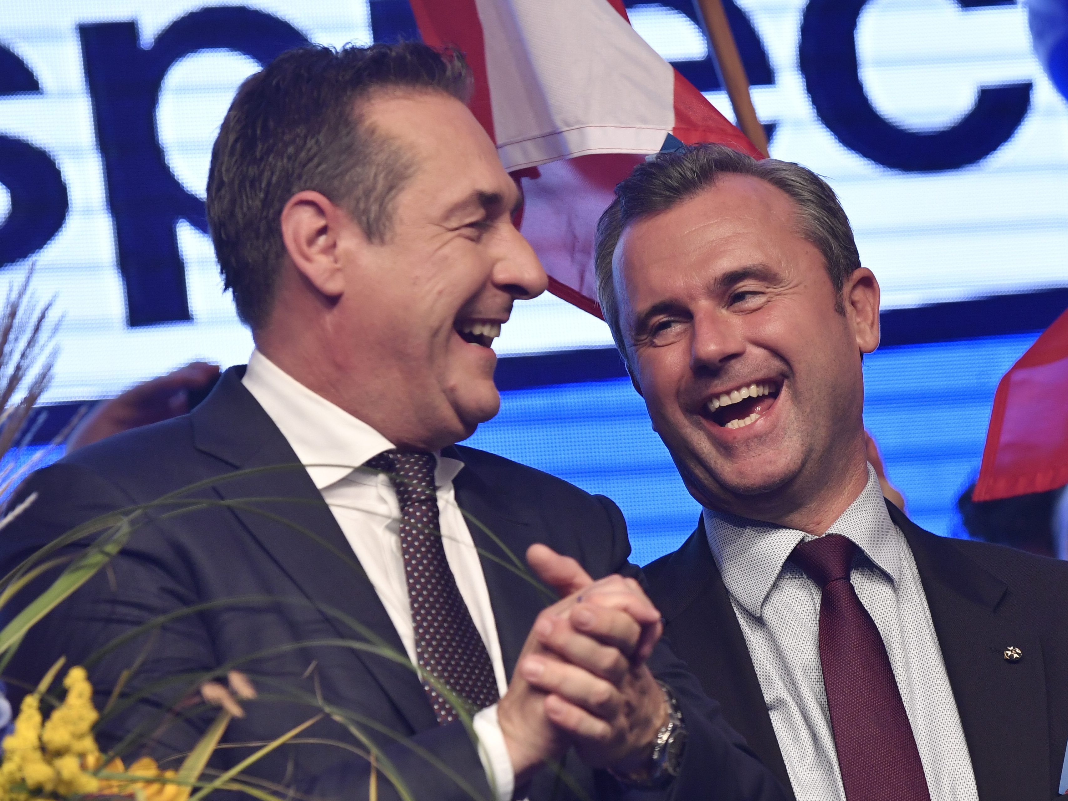Freunde und Parteikollegen: HC Strache und Norbert Hofer.