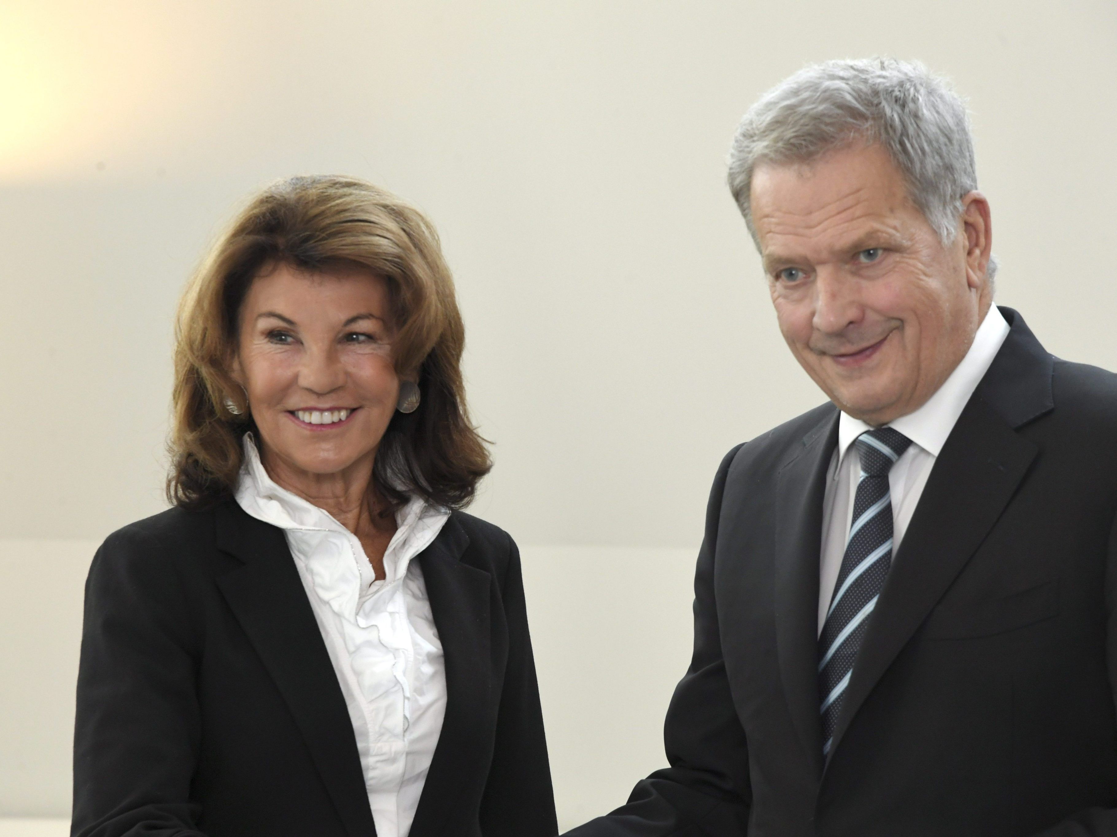 Bierlein zu Besuch beim finnischen Präsidenten Sauli Niinisto. Bierlein zu Besuch beim finnischen Präsidenten Sauli Niinisto.