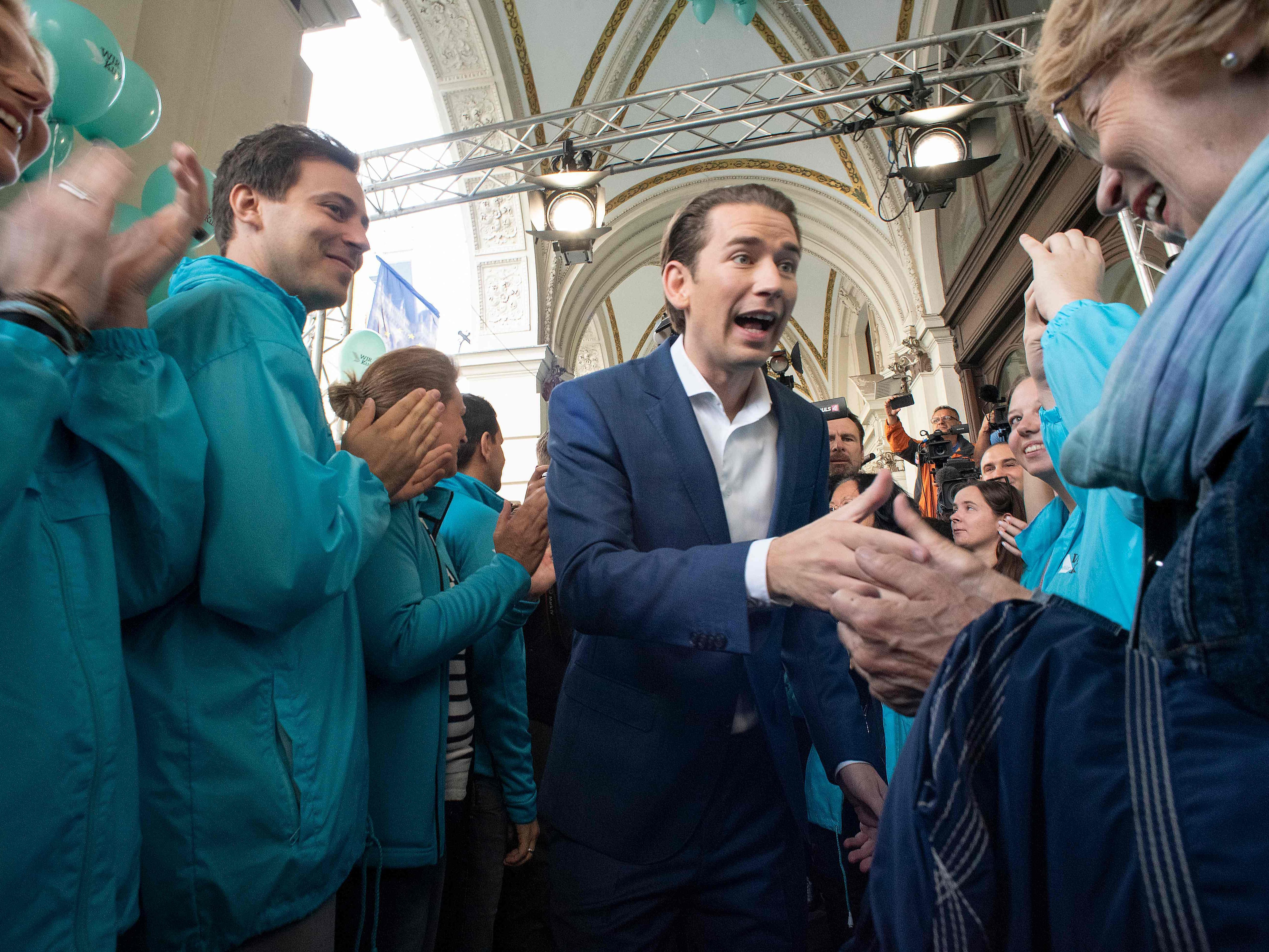 Tageszeitungen zeigten im Wahlkampf großes Interesse an Sebastian Kurz. Tageszeitungen zeigten im Wahlkampf großes Interesse an Sebastian Kurz.