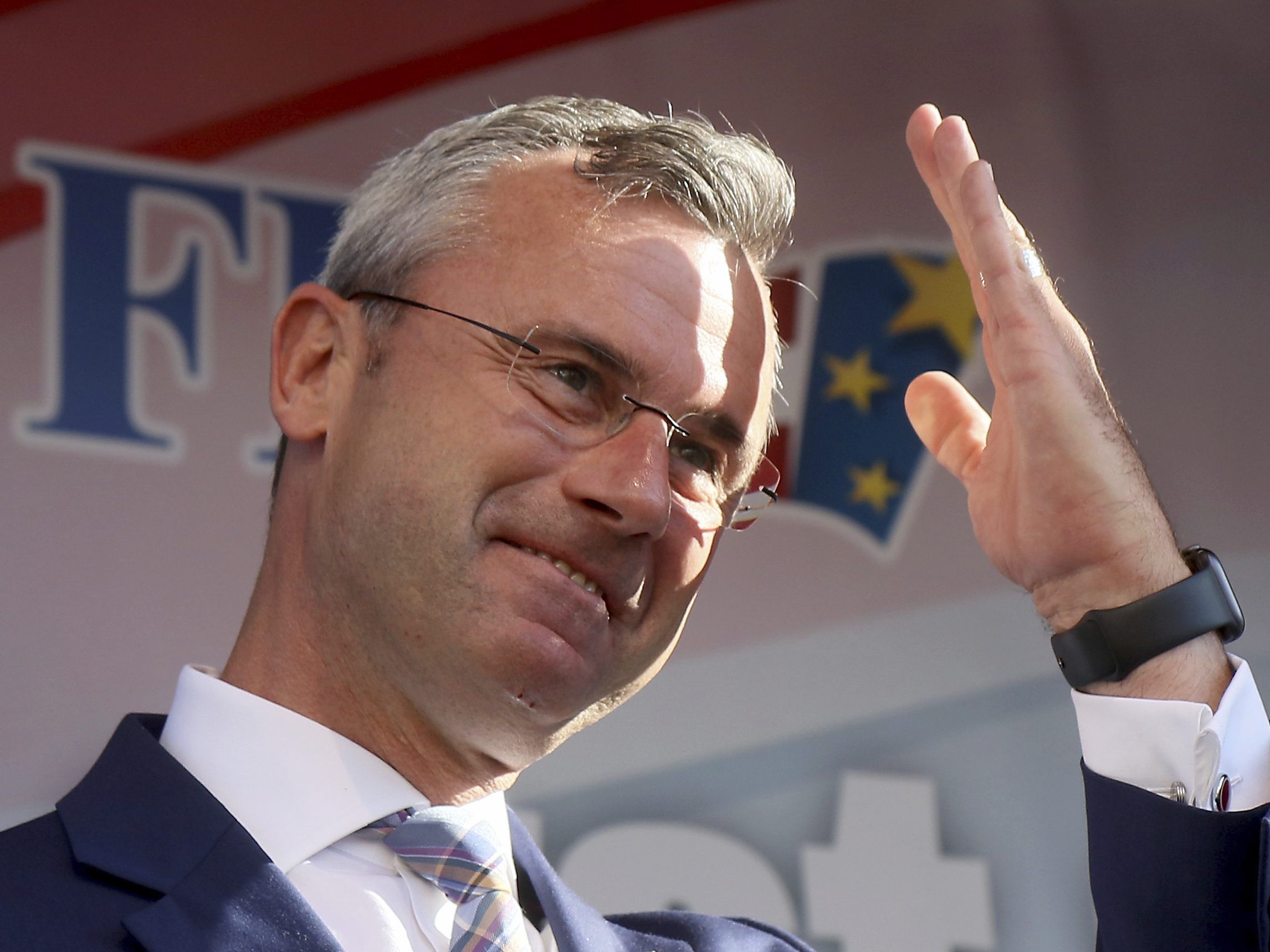 Norbert Hofer äußert sich auch erneut zu Strache, Kickl und Stenzl.