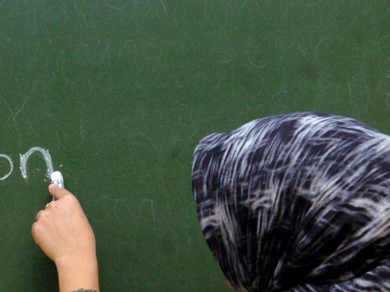 Mit dem neuen Schuljahr gilt an den Volksschulen das Kopftuchverbot. Mit dem neuen Schuljahr gilt an den Volksschulen das Kopftuchverbot.