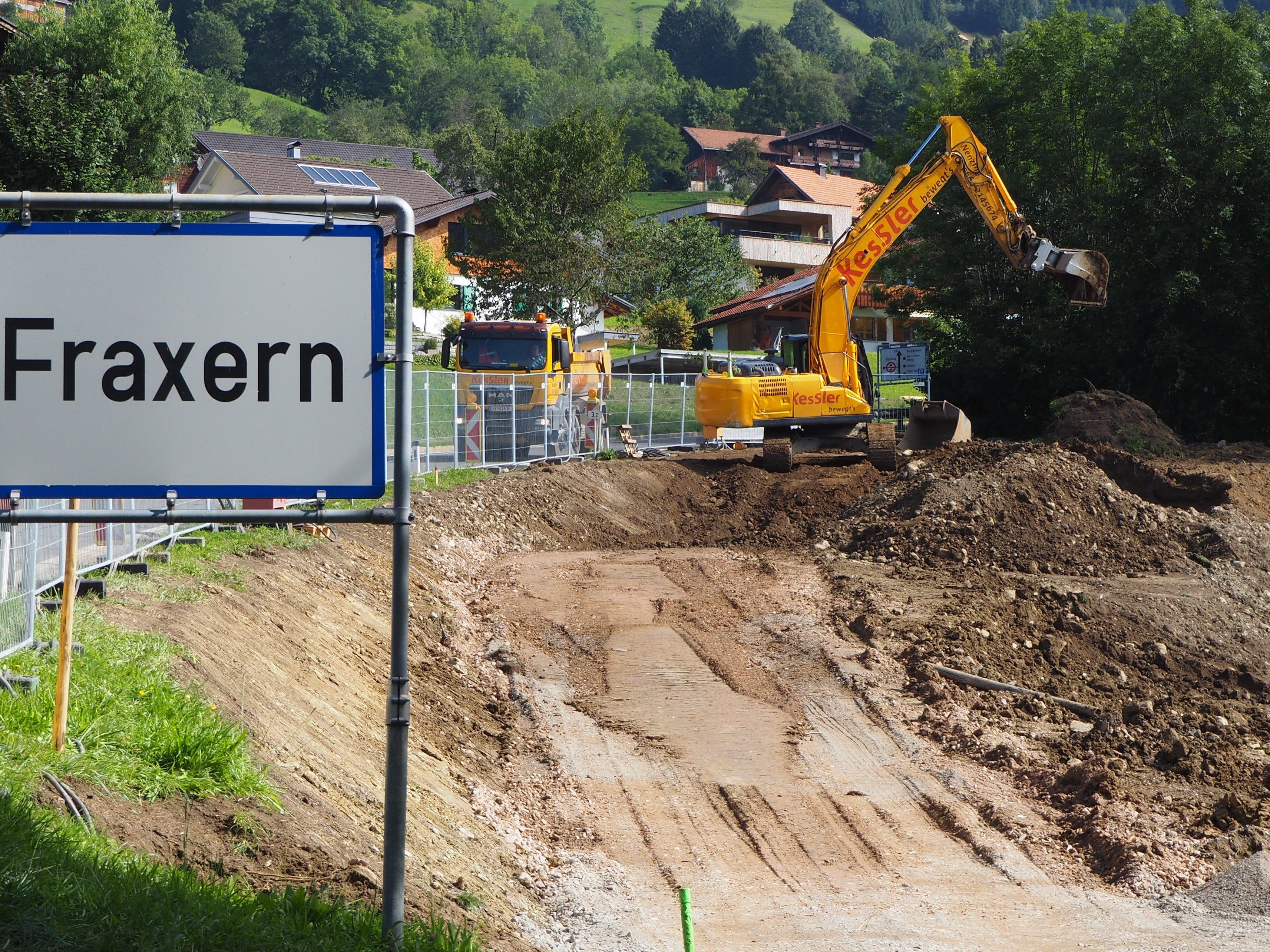 Am Ortseingang, direkt an der L69, entsteht die gemeinnützige Wohnanlage in Fraxern. Am Ortseingang, direkt an der L69, entsteht die gemeinnützige Wohnanlage in Fraxern.