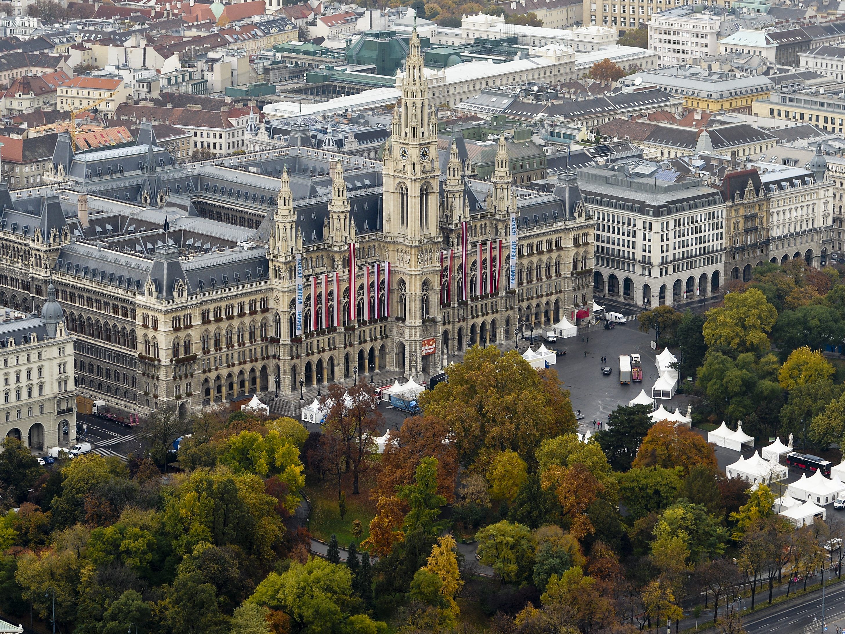 Die Veranstaltung findet im Wiener Rathaus statt.