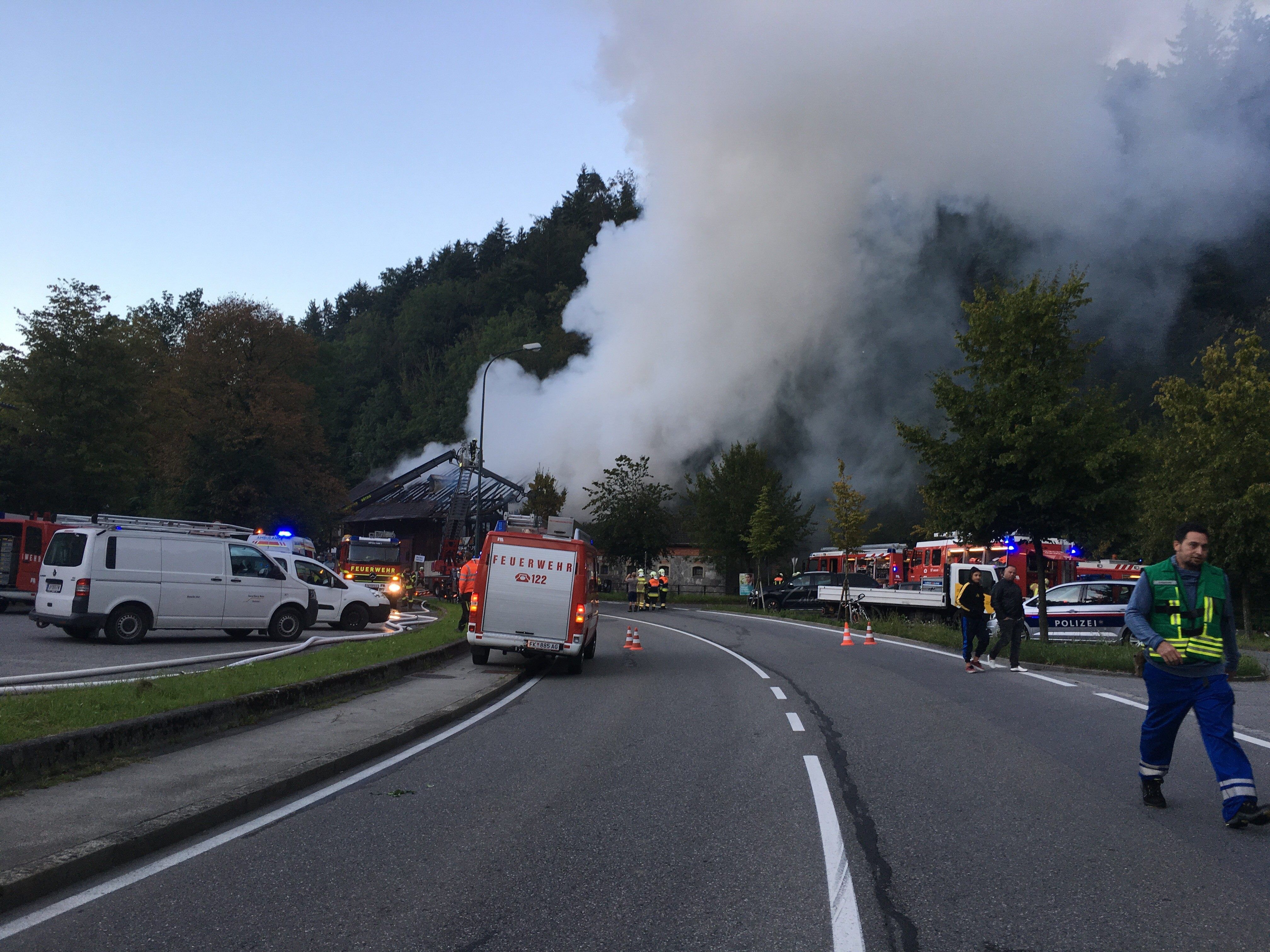 Am Freitagmorgen geriet ein Holzstadel in Rankweil in Vollbrand. Am Freitagmorgen geriet ein Holzstadel in Rankweil in Vollbrand.