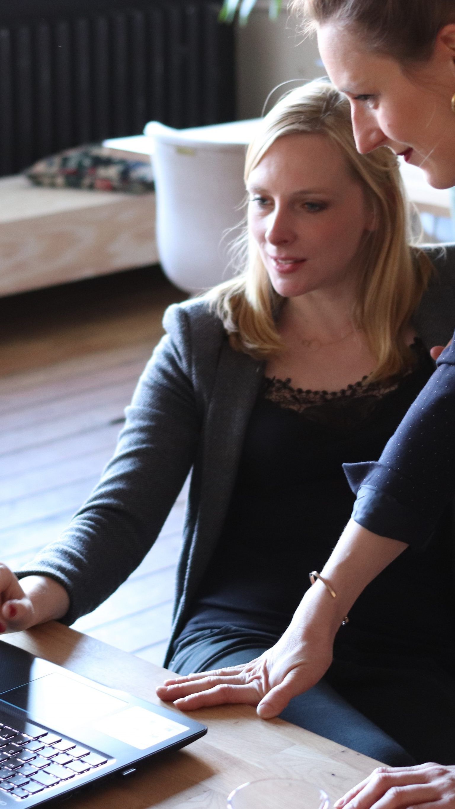 Symbolbild: Vorarlberger Frauen verdienen rund 27 Prozent weniger als Männer.