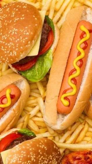 Wer viel Fast Food isst, der erkrankt eher an Demenz.