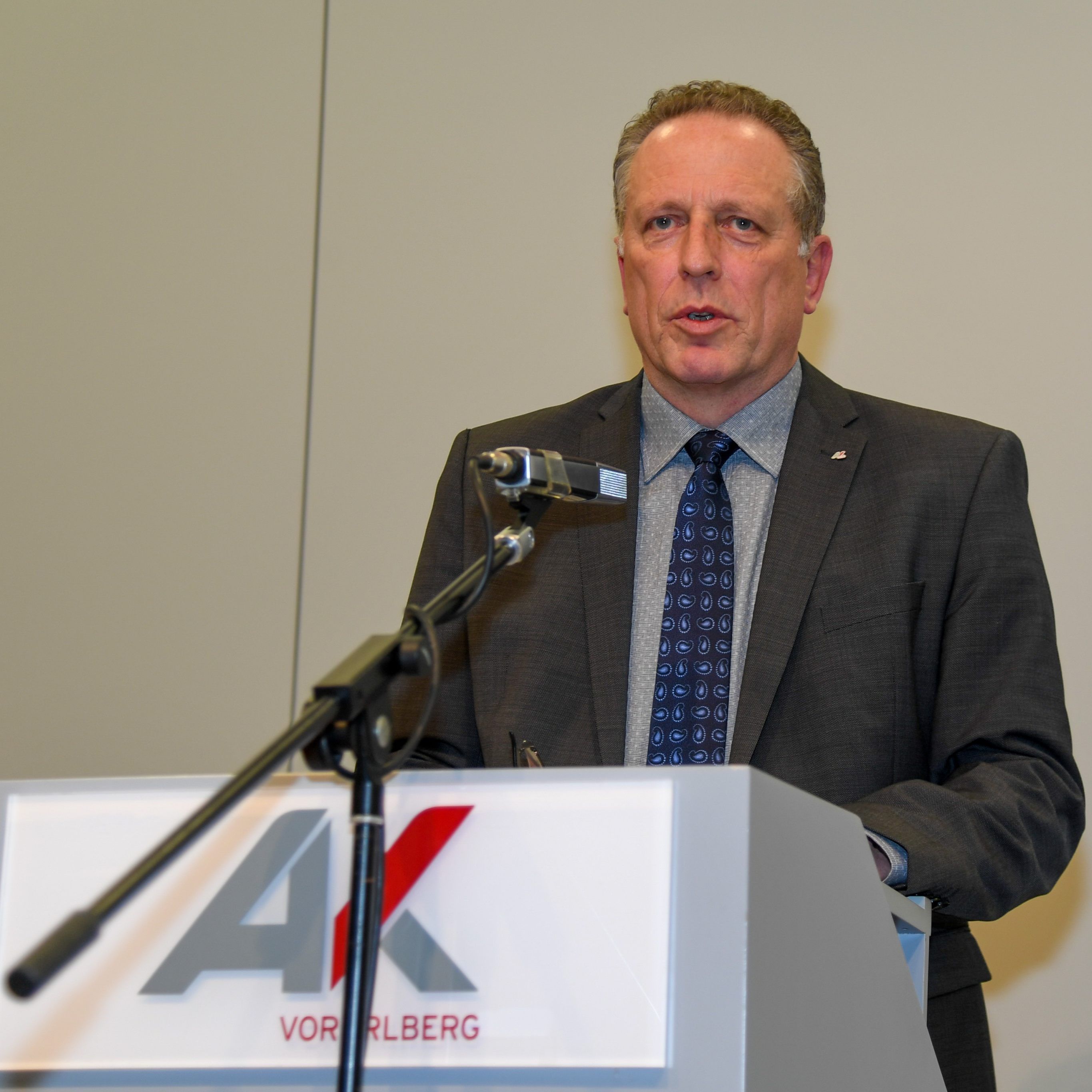 Symbolbild: AK-Präsident Hubert Hämmerle rät dazu, bis Frühjahr 2020 zu warten.