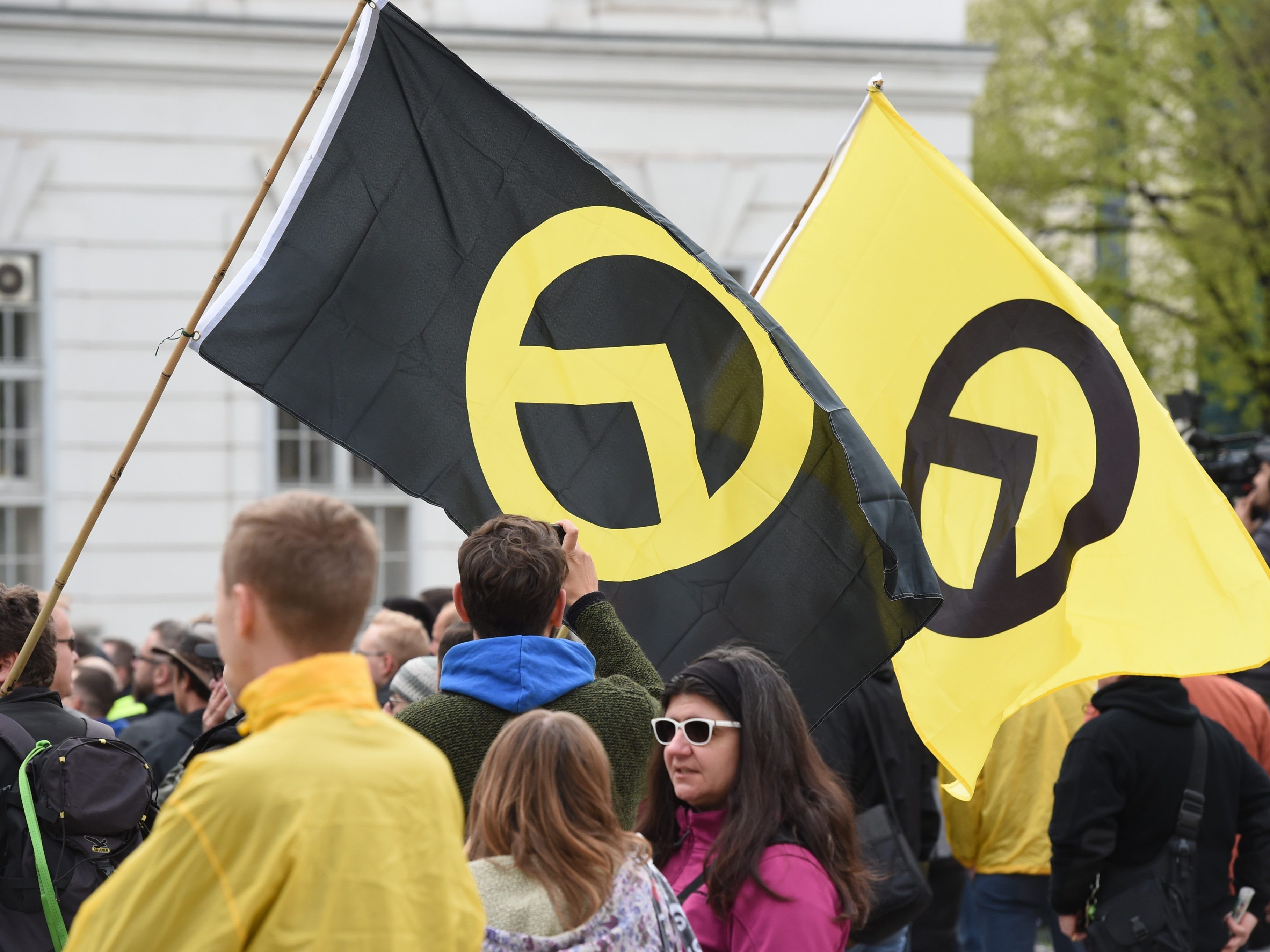 Die Identitären veranstalteten heute in der Wiener Innenstadt ihren Fackelzug. Die Identitären veranstalteten heute in der Wiener Innenstadt ihren Fackelzug.