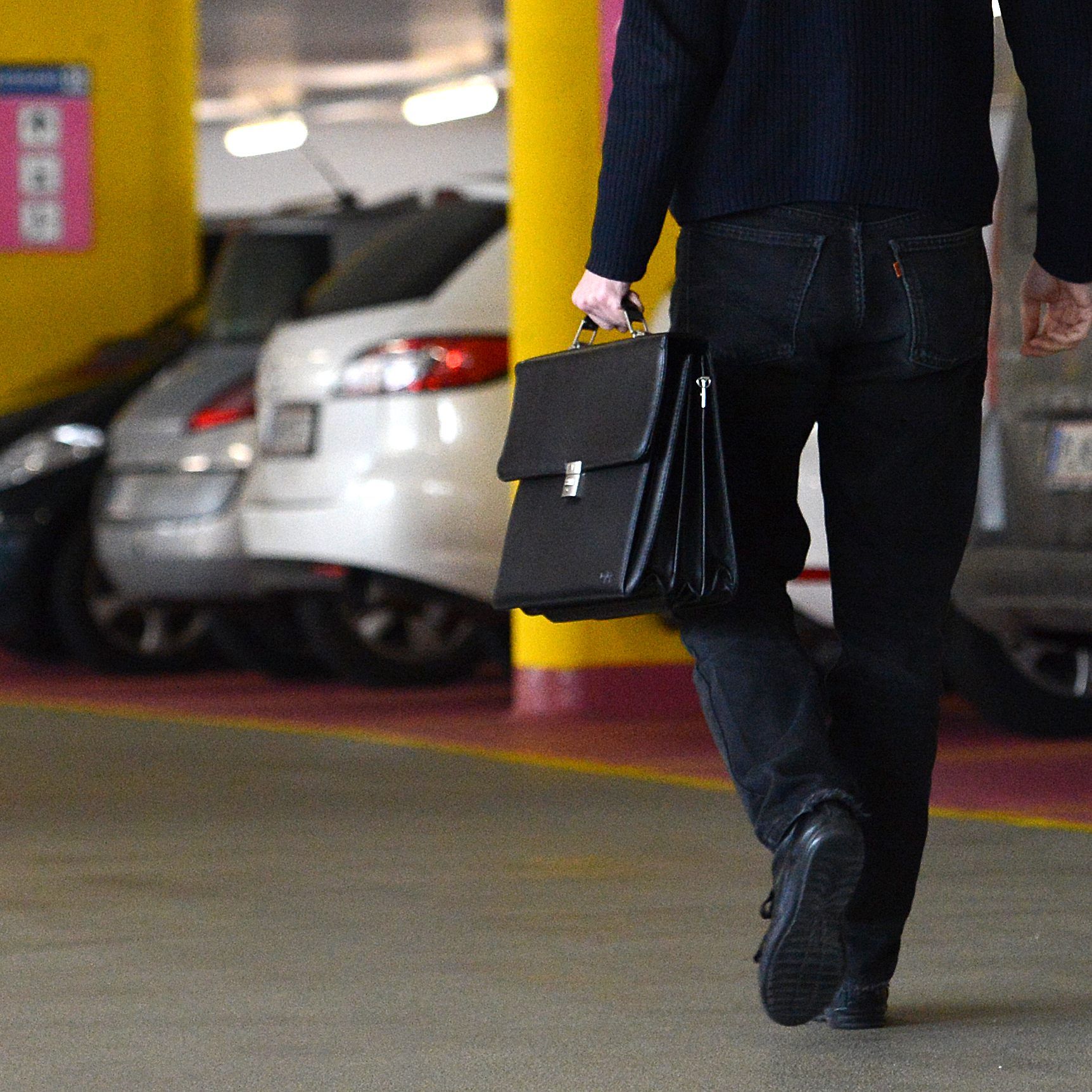 Hohe Ticketpreise und wenig Angebot lassen noch viele Pendler zum Auto greifen.