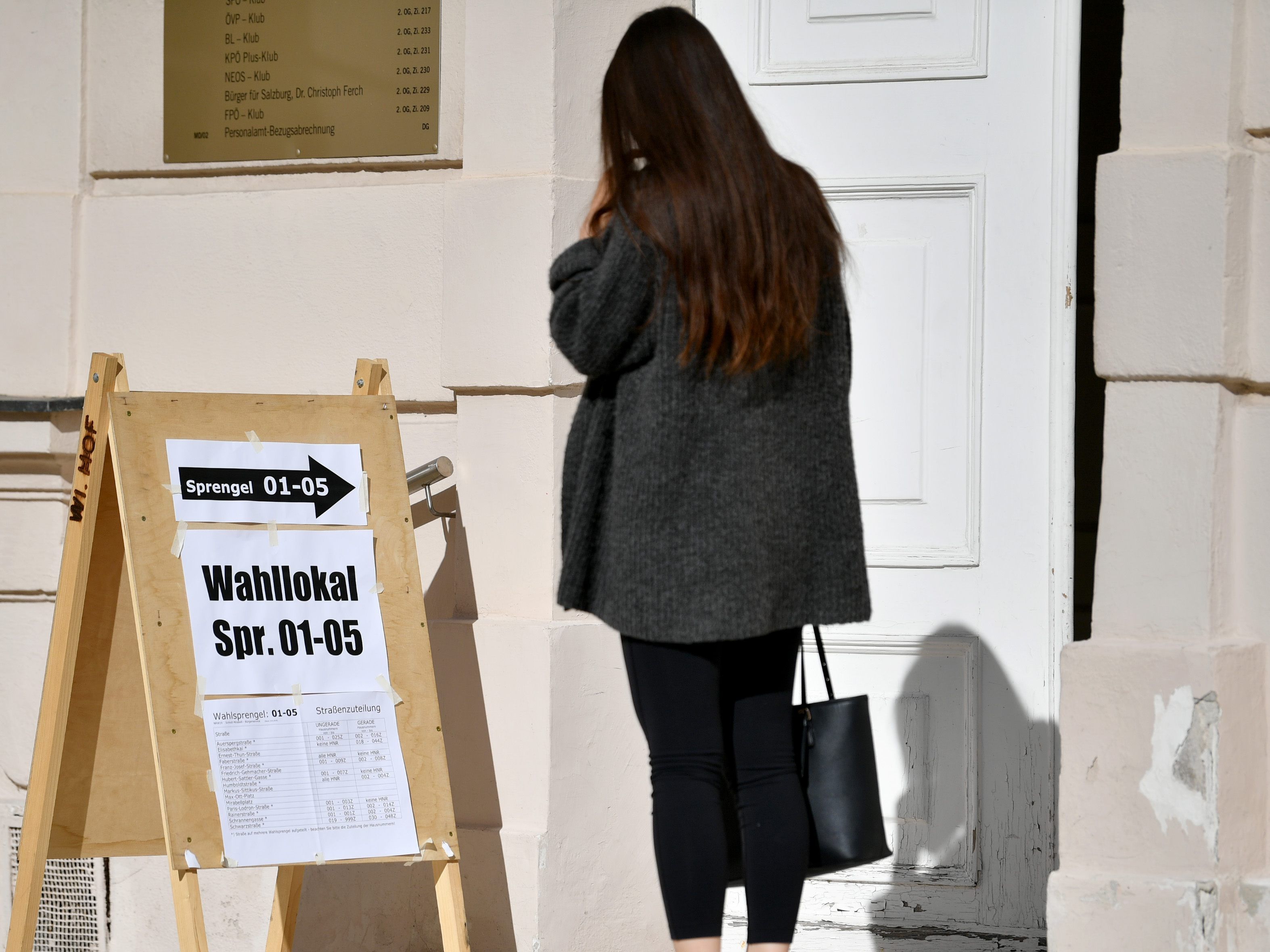 Die ÖVP liegt vor allem bei den Frauen mit 41 Prozent deutlich vor der SPÖ.