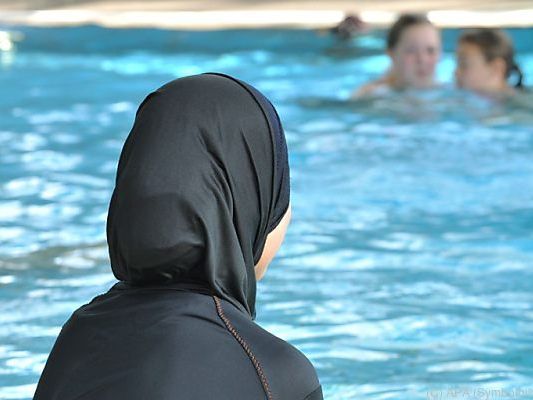 Burkini für Schülerinnen bis zum 10. Lebensjahr untersagt