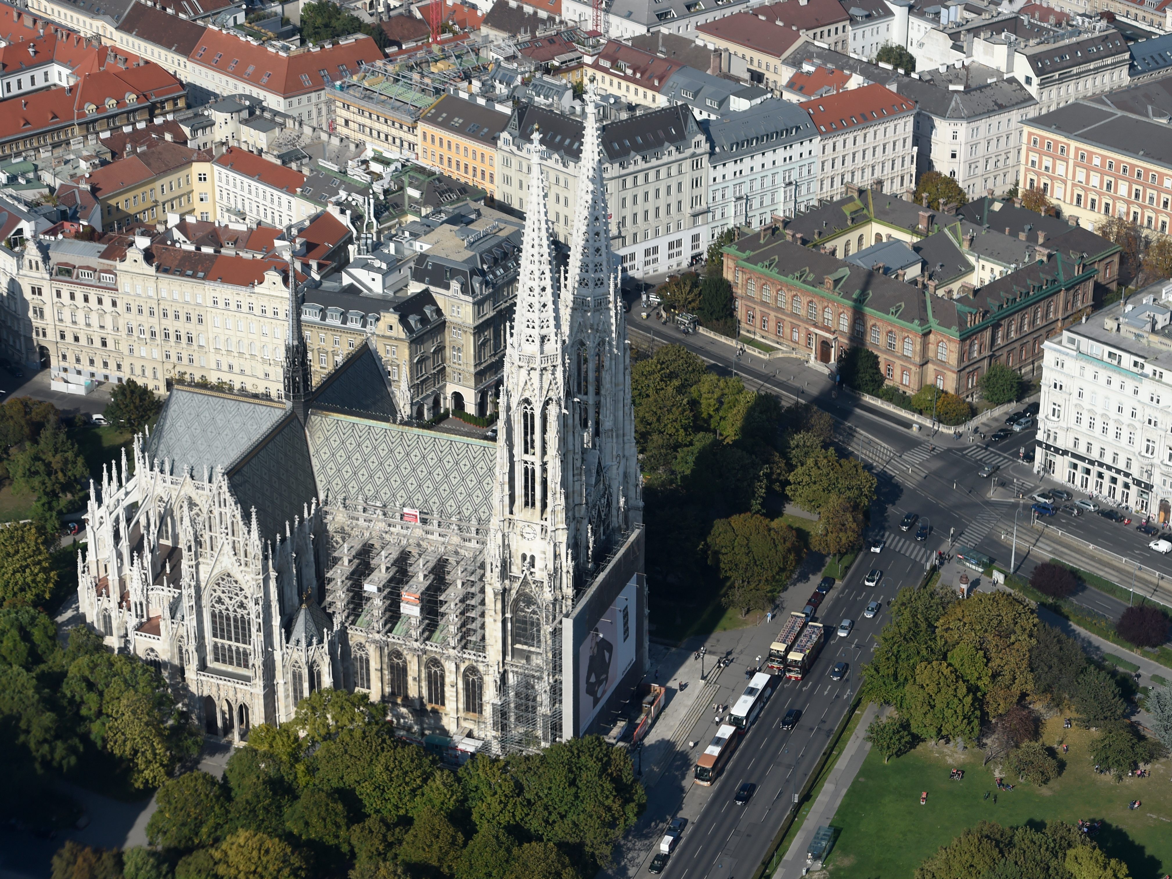In der Wiener Votivkirche wird im Dezember den verstorbenen Kindern gedacht. In der Wiener Votivkirche wird im Dezember den verstorbenen Kindern gedacht.
