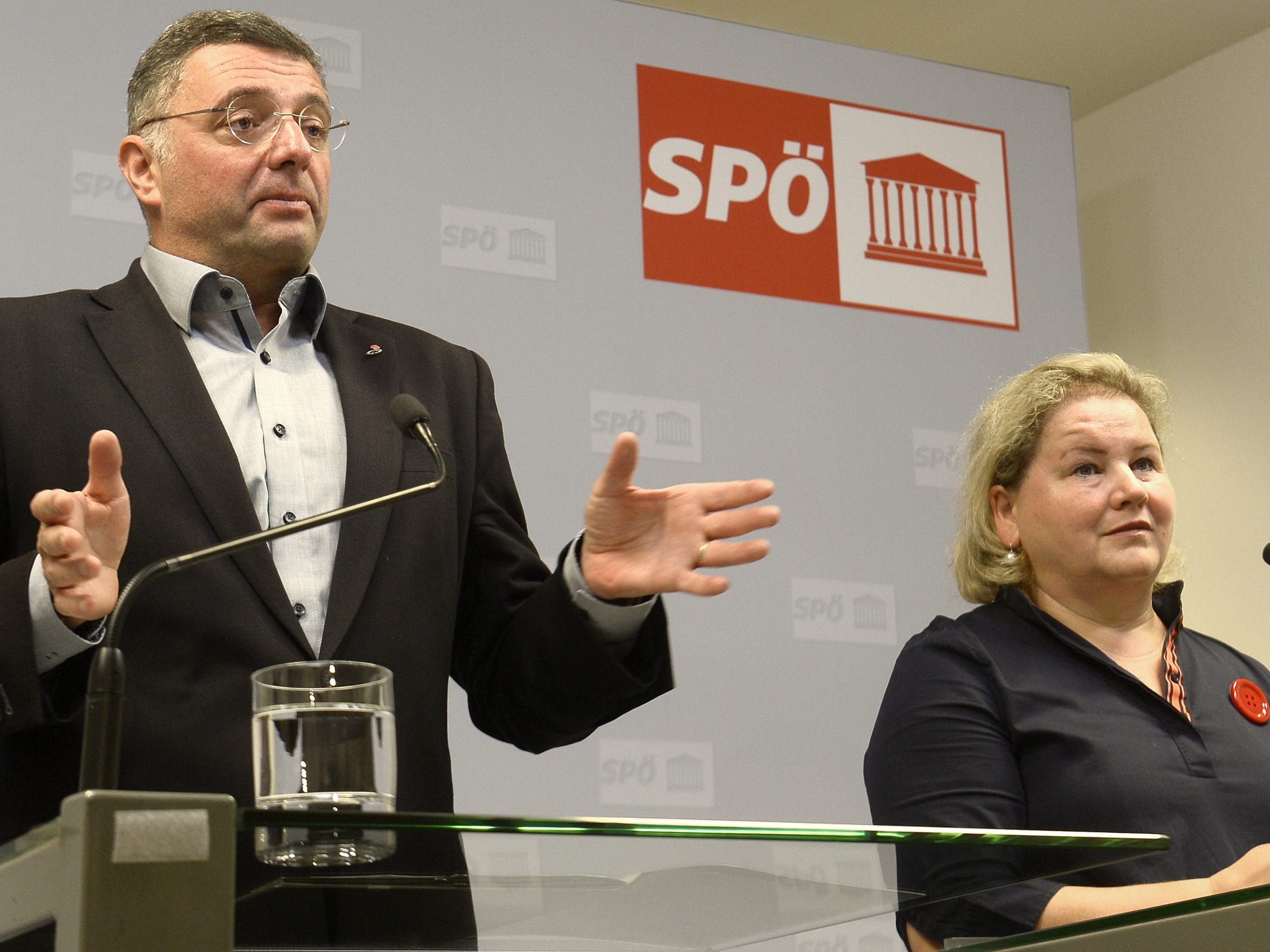SPÖ-Klubobmann Jörg Leichtfried und Bundesrats-Fraktionsvors. Korinna Schumann (SPÖ) SPÖ-Klubobmann Jörg Leichtfried und Bundesrats-Fraktionsvors. Korinna Schumann (SPÖ)