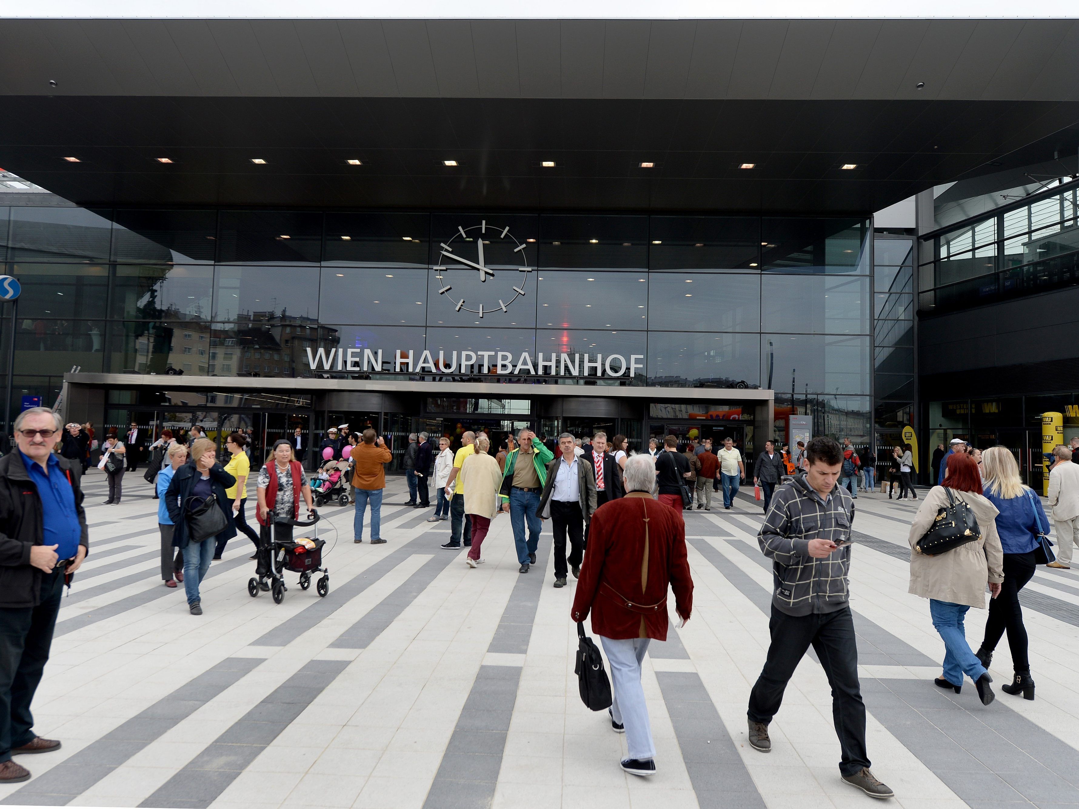 Vor fünf Jahren wurde der Wiener Hauptbahnhof eröffnet. Vor fünf Jahren wurde der Wiener Hauptbahnhof eröffnet.