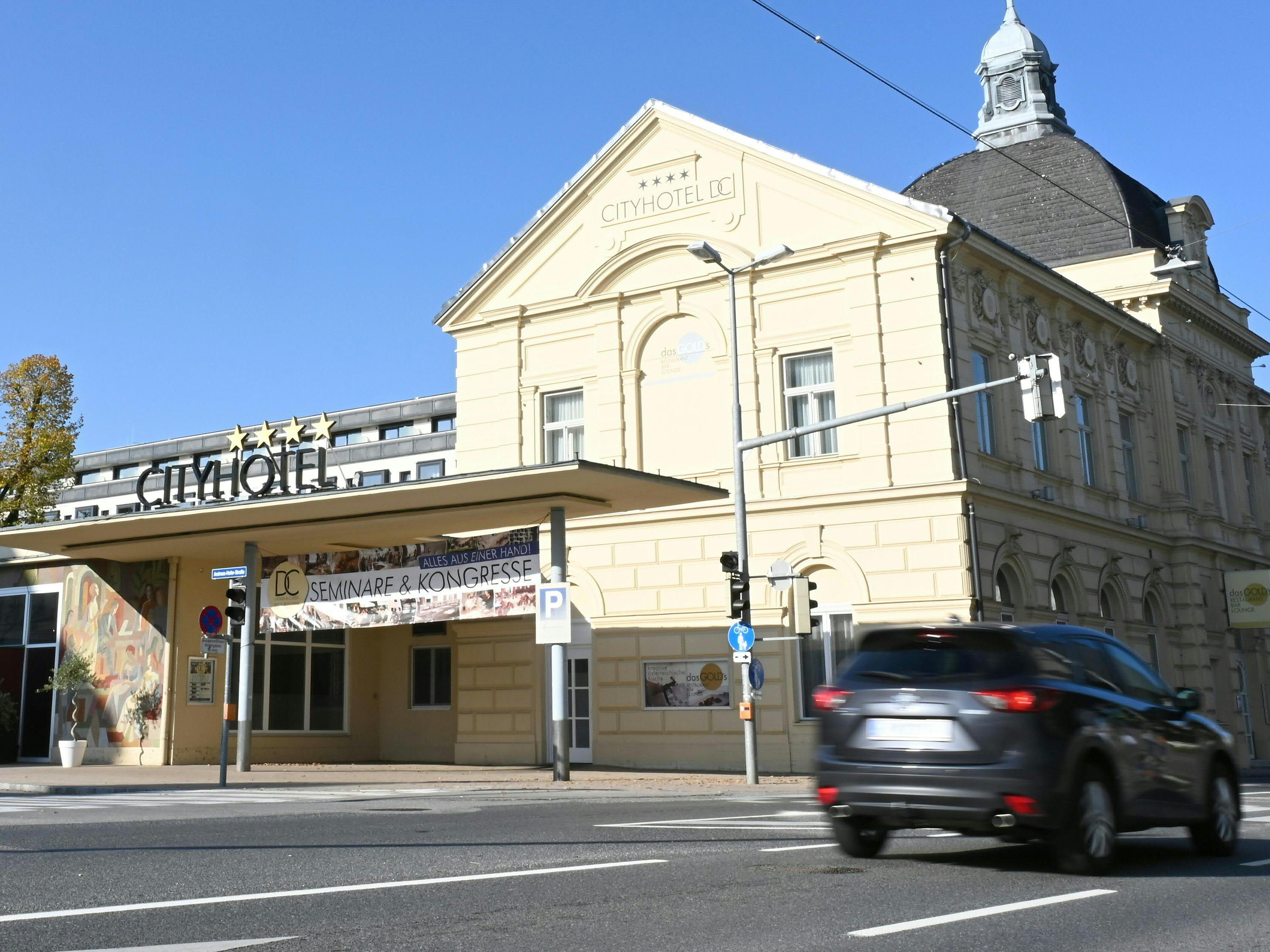 Nach der Bluttat in einem Hotel in St. Pölten laufen die Ermittlungen.