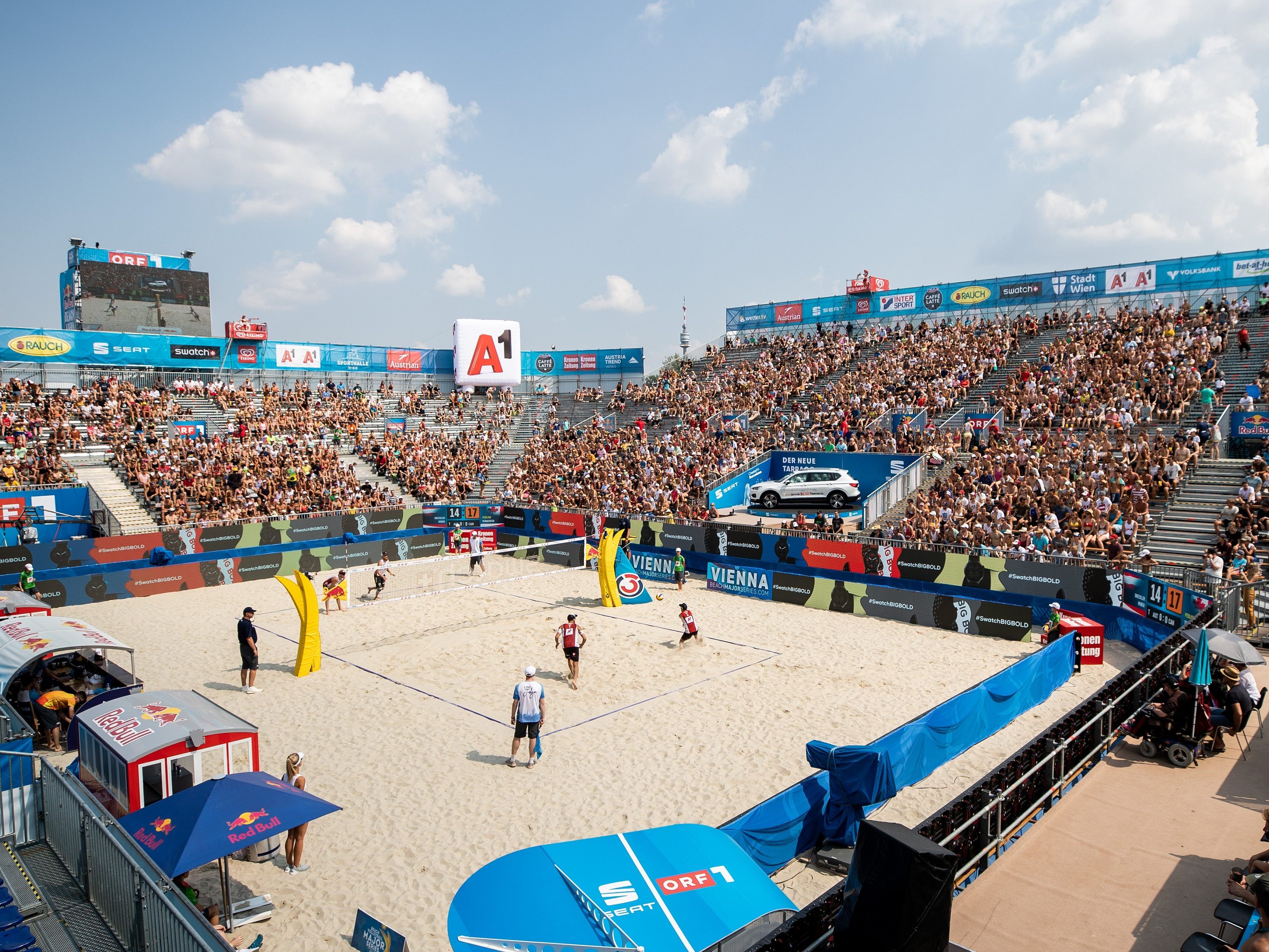 Die Wiener Donauinsel wird im August 2020 wieder zum Beach-Volleyball-Hotspot. Die Wiener Donauinsel wird im August 2020 wieder zum Beach-Volleyball-Hotspot.