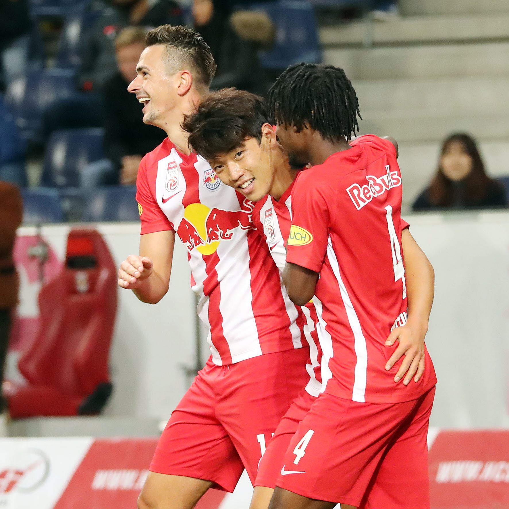 Hier sehen Sie das Champions League-Match zwischen RB Salzburg und Napoli live.