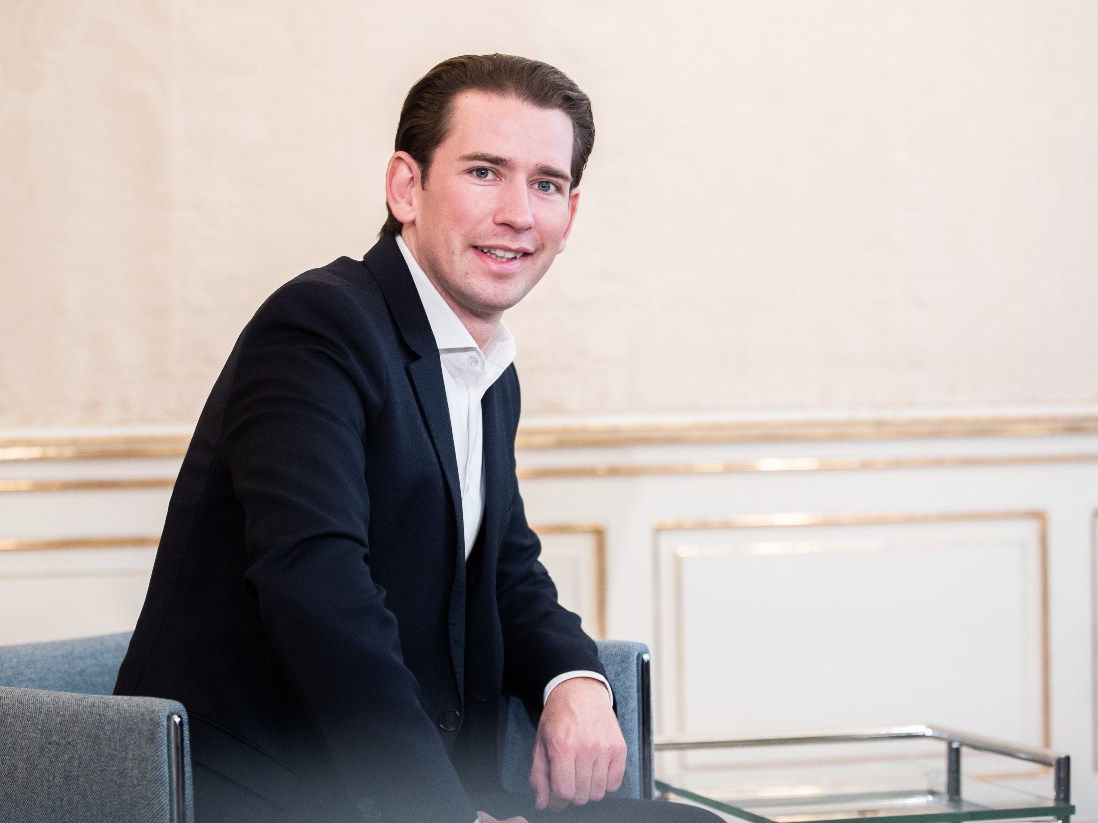 Kurz gratuliert Markus Wallner zum Wahlerfolg.