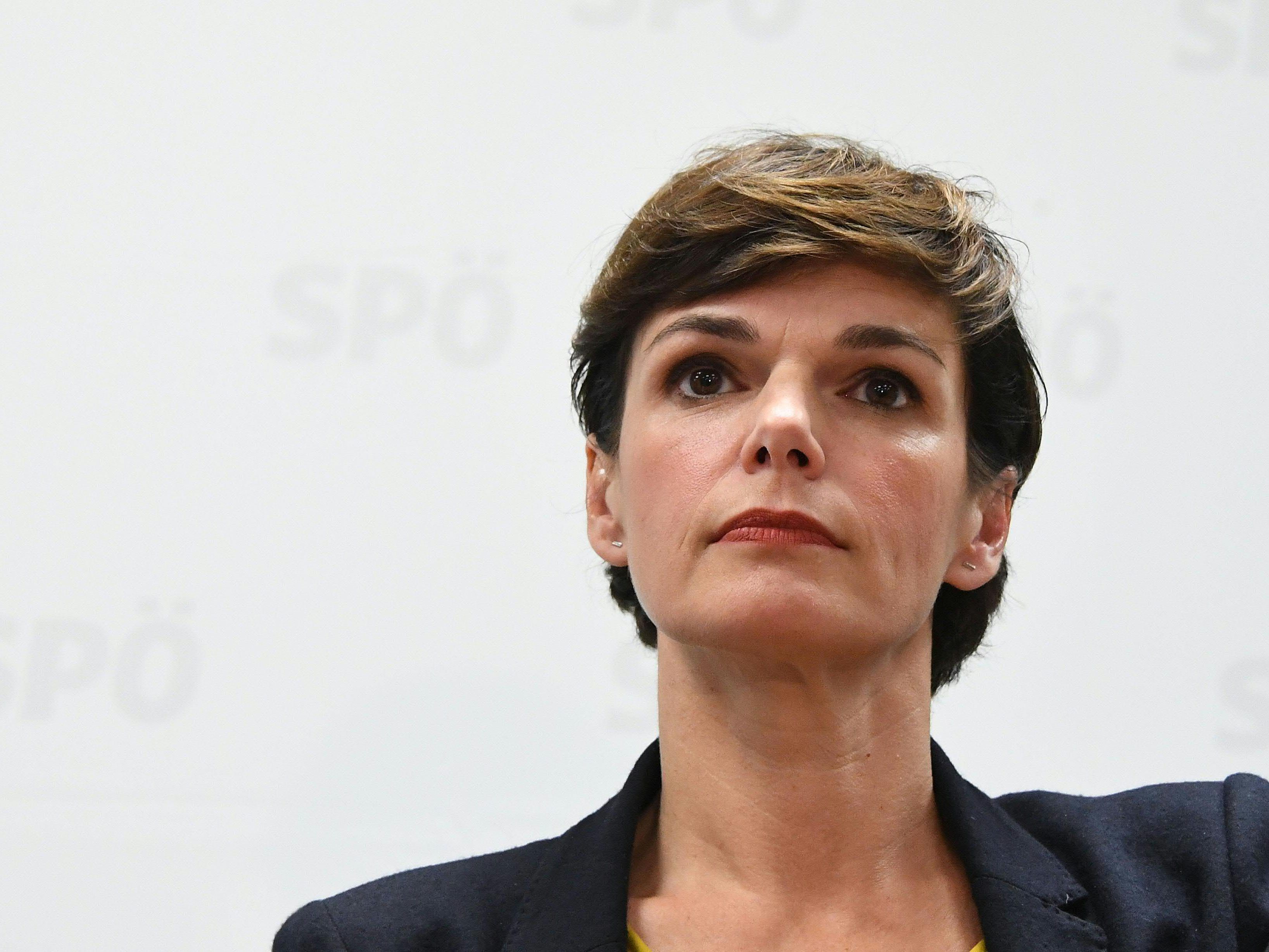 Innerhalb der SPÖ-Wählerschaft genießt Rendi-Wagner noch eine große Zustimmung. Innerhalb der SPÖ-Wählerschaft genießt Rendi-Wagner noch eine große Zustimmung.