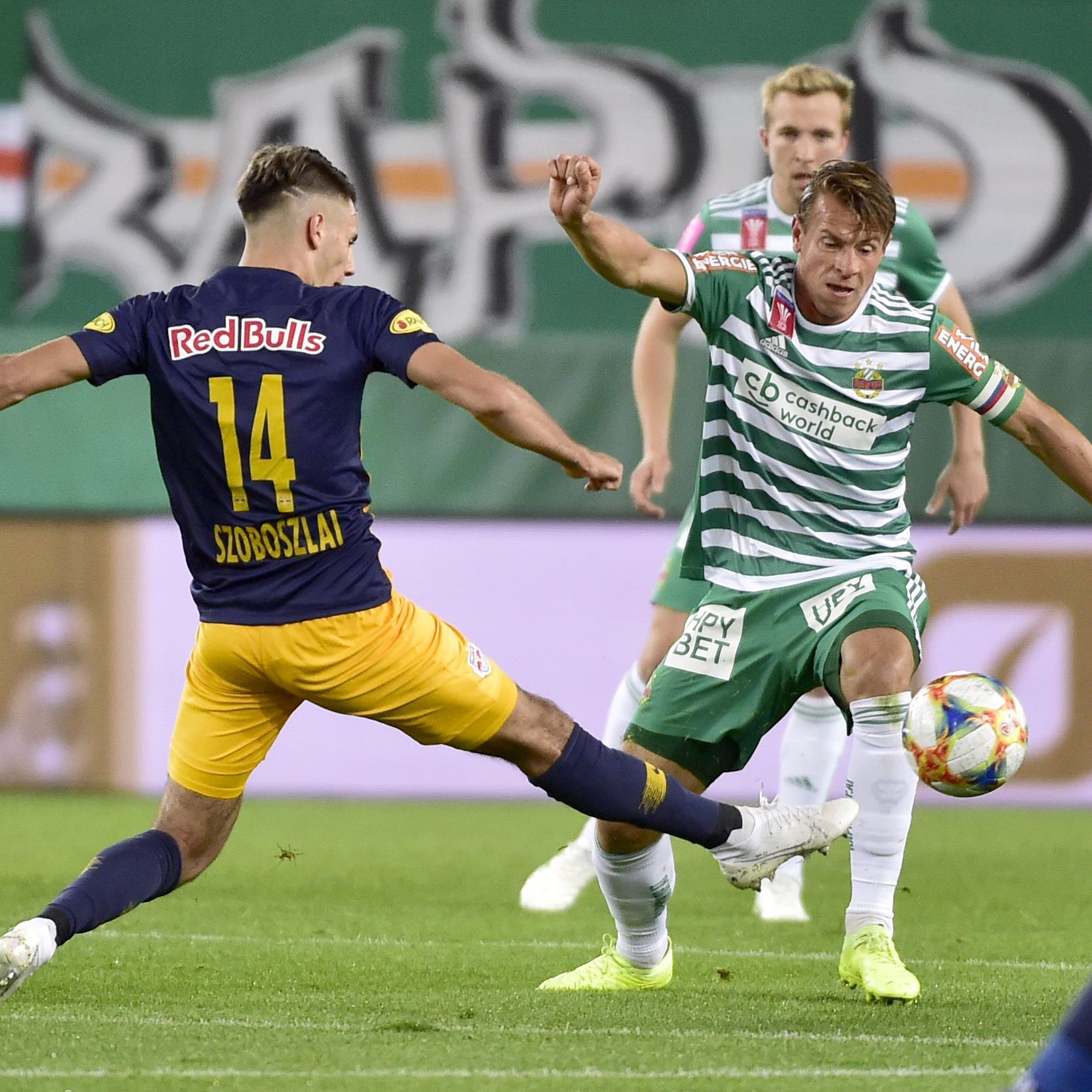 Hier sehen Sie das Match zwischen RB Salzburg und Rpaid Wien live.