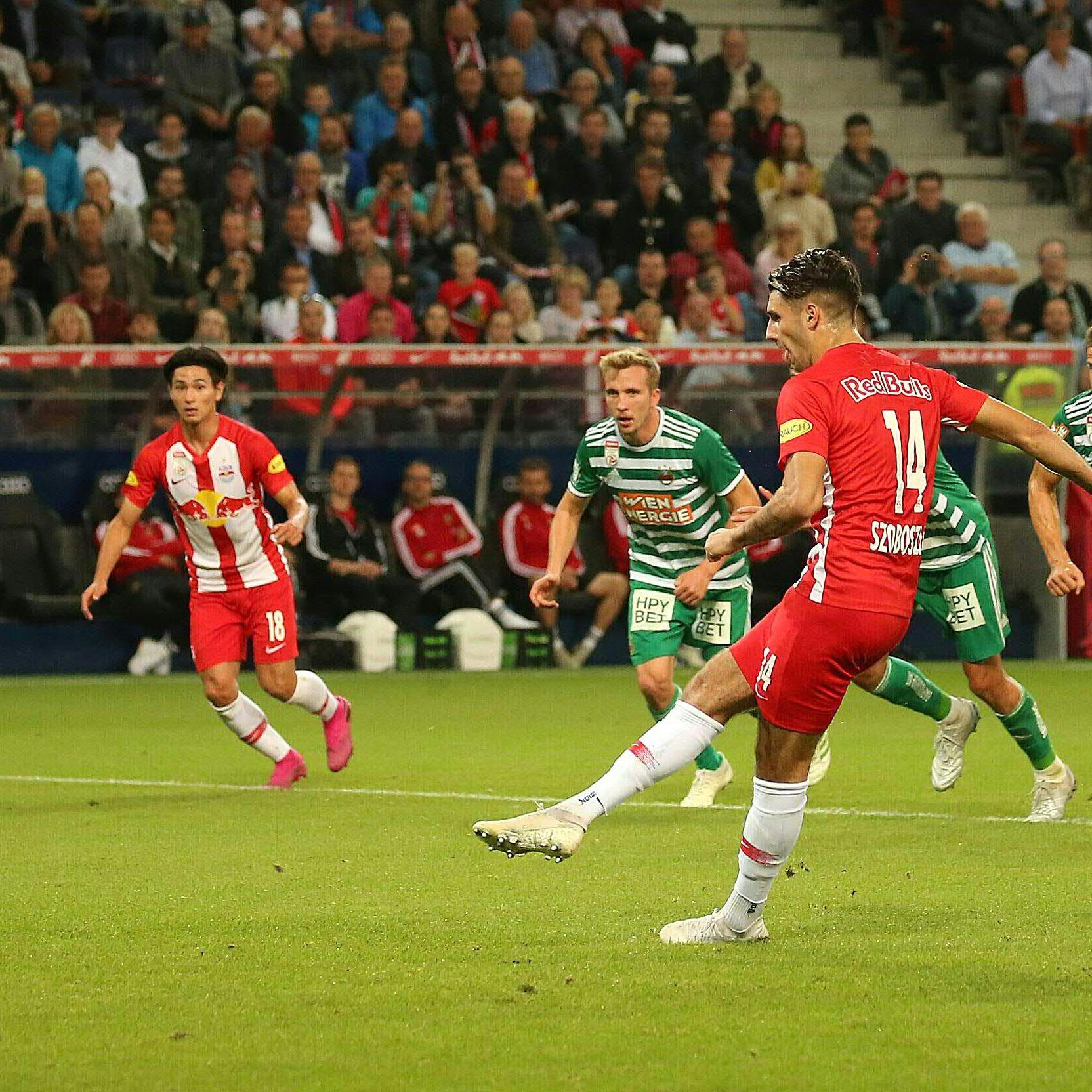 Mit einem Last-Minute_Tor siegt RB Salzburg über Rapid Wien.