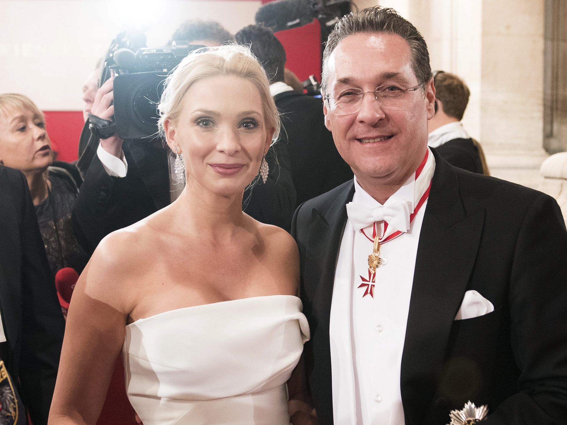 Familie Strache auf den Opernball.