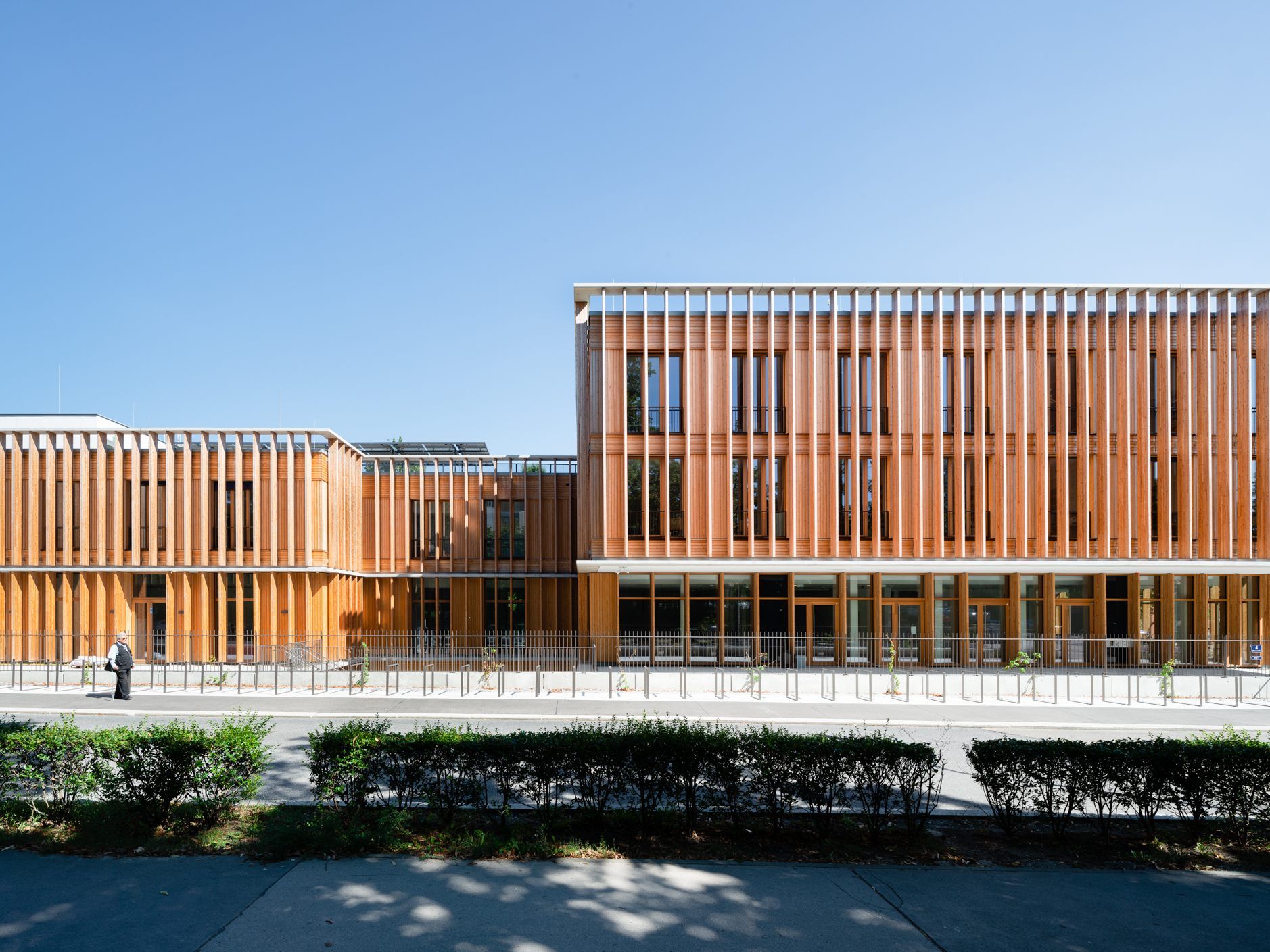 Der von Baumschlager Hutter Partners entworfene neue TÜWI wirkt äußerst einladend, befand die Jury des Staatspreises für Architektur und Nachhaltigkeit Der von Baumschlager Hutter Partners entworfene neue TÜWI wirkt äußerst einladend, befand die Jury des Staatspreises für Architektur und Nachhaltigkeit