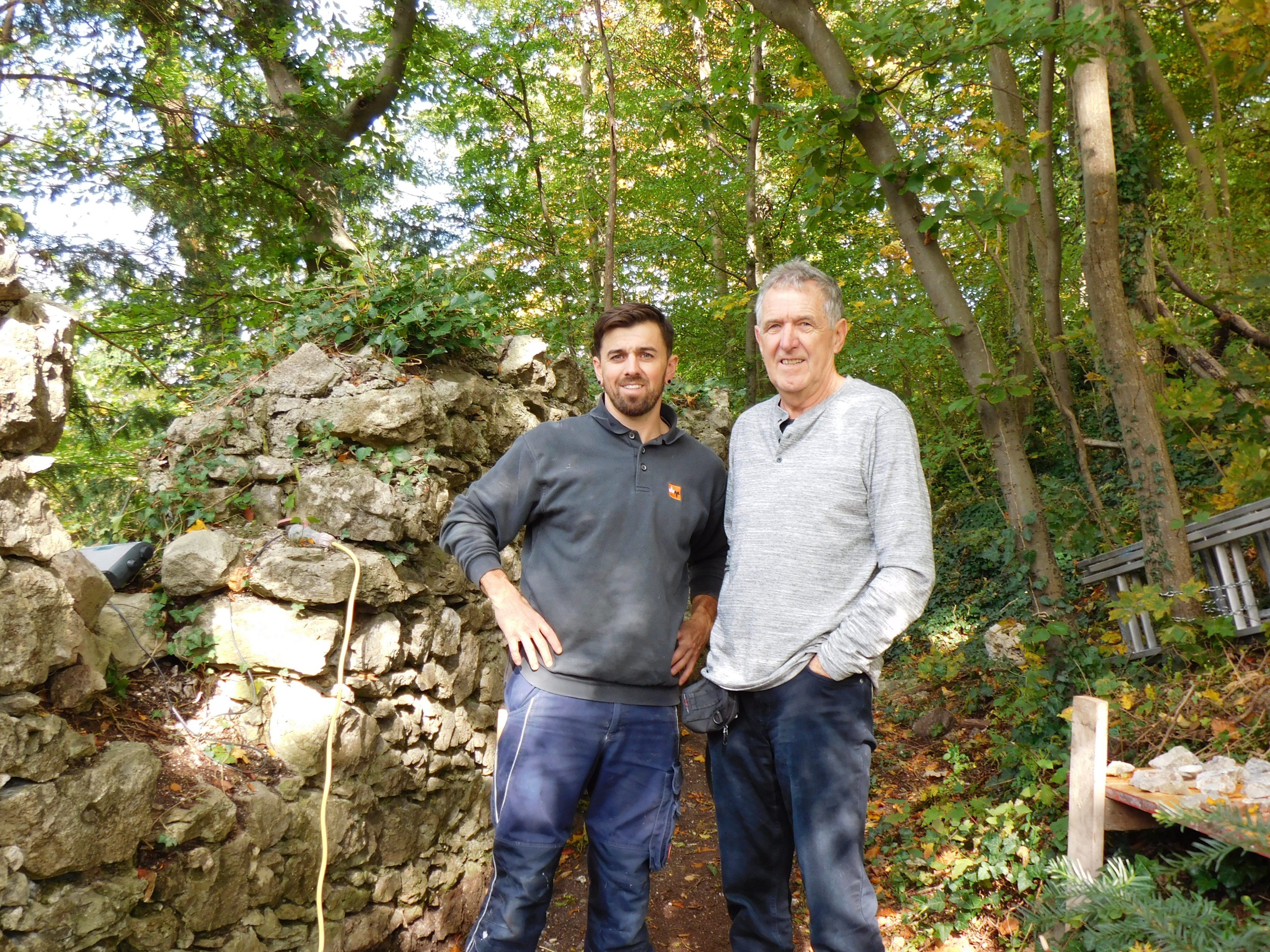 Die Burgherren der Neuburg: Bauleiter Jürgen Vallaster und Renovierungs Initiator Reinhard Sonderegger