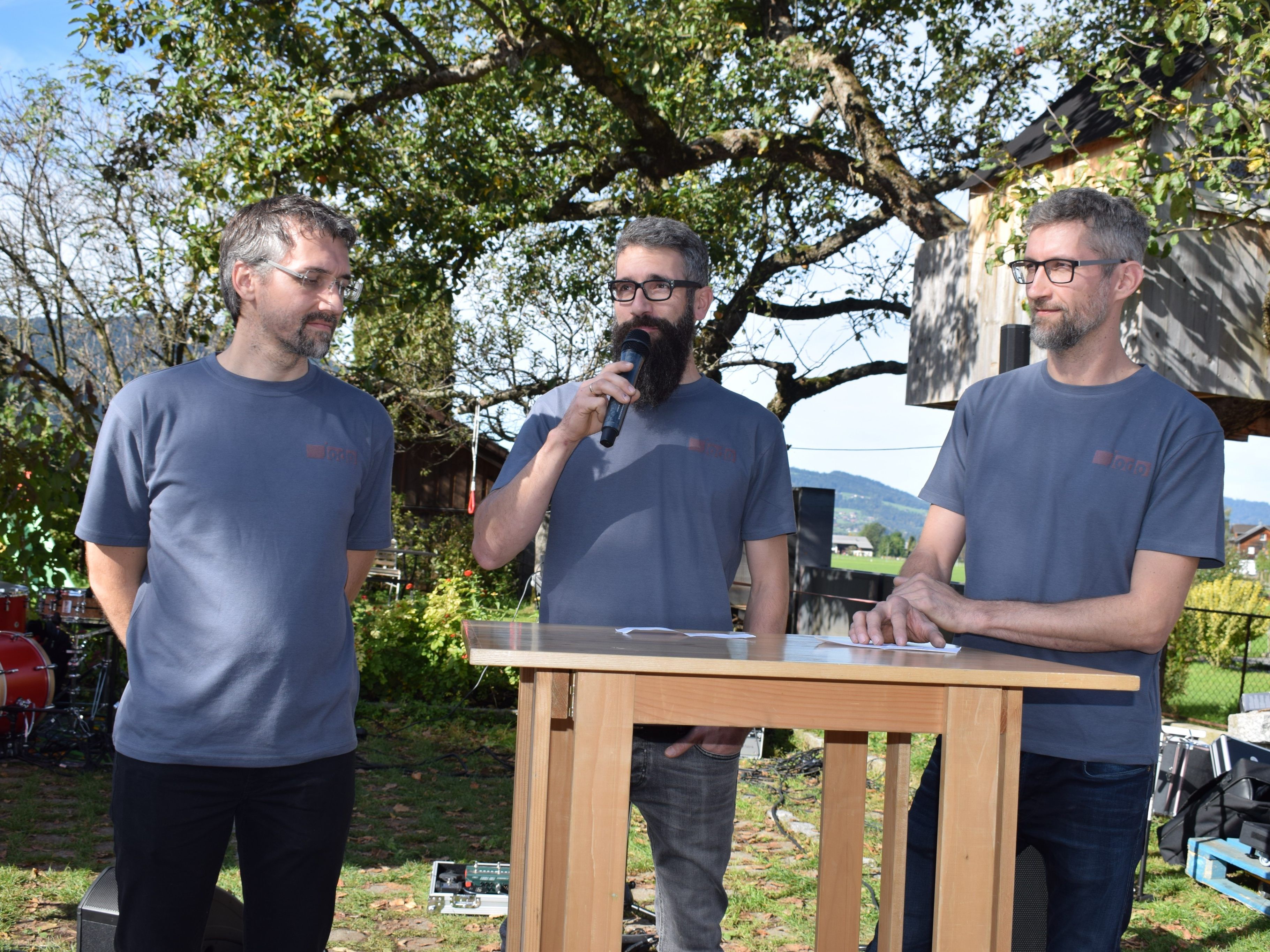 Die Brüder Josef-Martin, Jürgen und Philipp Dorner konnten viele interessierte Gäste zum Firmenjubiläum begrüßen.