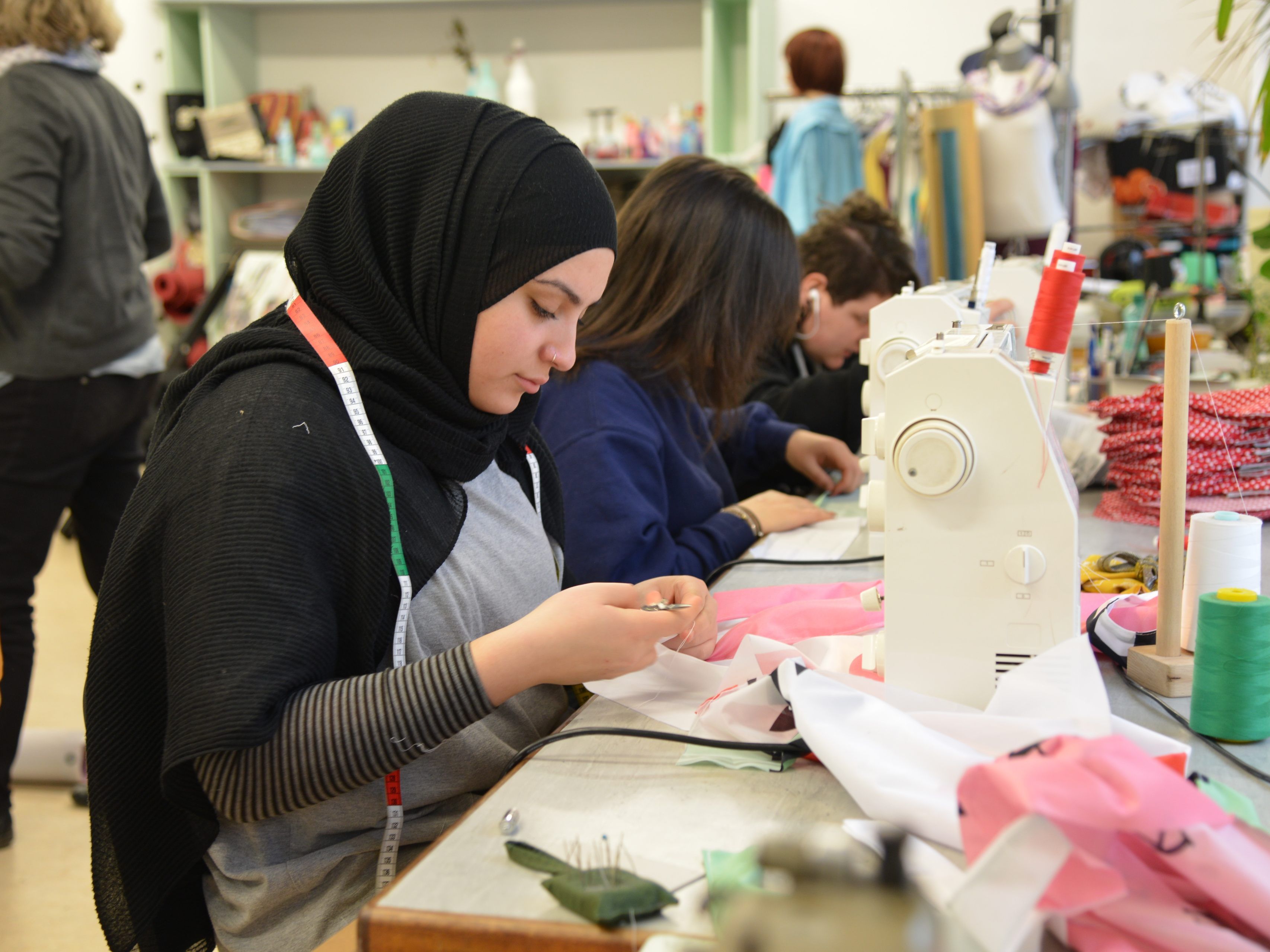 In der Designwerkstatt von Job Ahoi entstehen verschiedene Taschenkollektionen und Accessoires. In der Designwerkstatt von Job Ahoi entstehen verschiedene Taschenkollektionen und Accessoires.