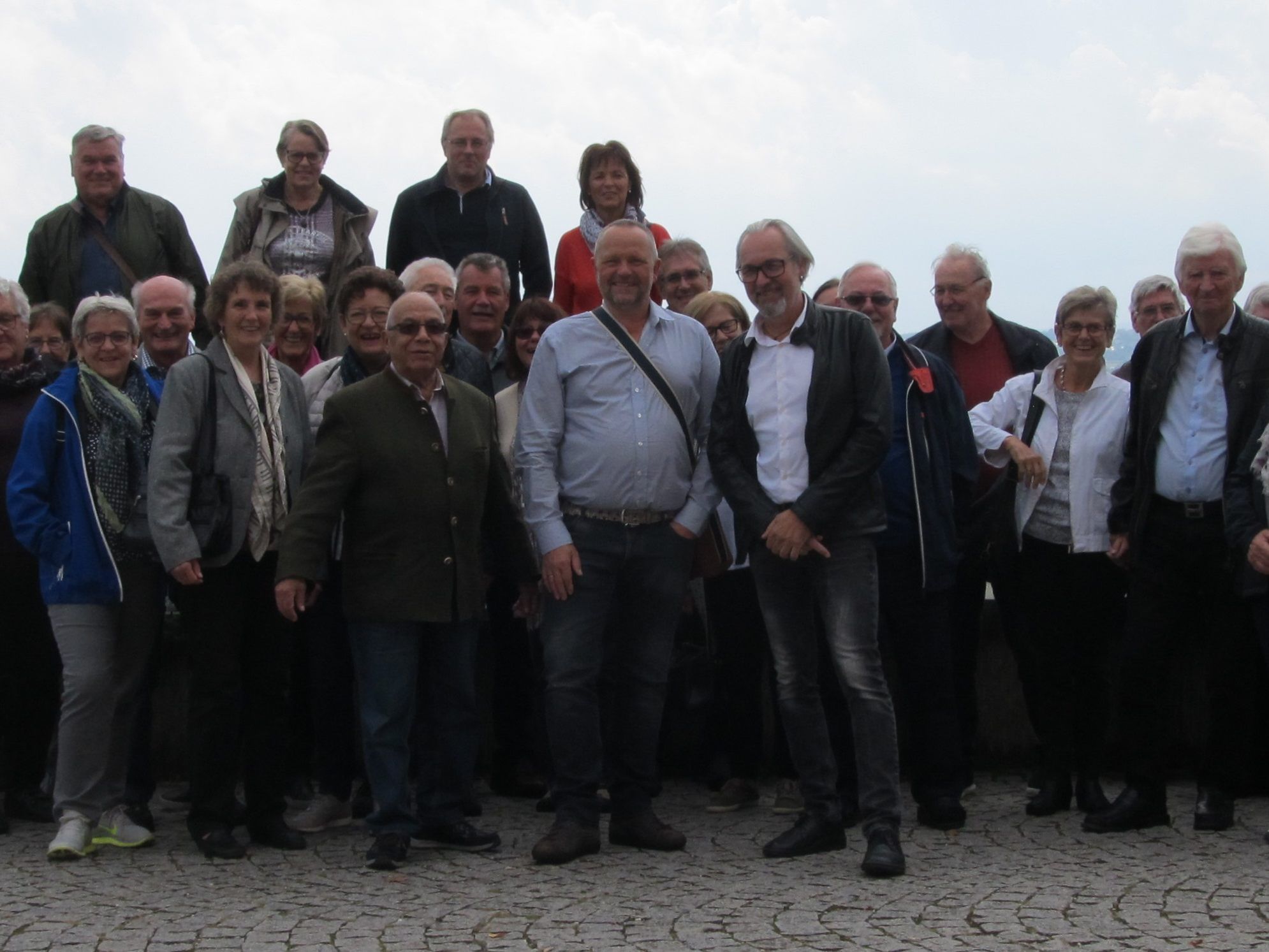 Die Sänger mit den Frauen beim Chorausflug in Birnau