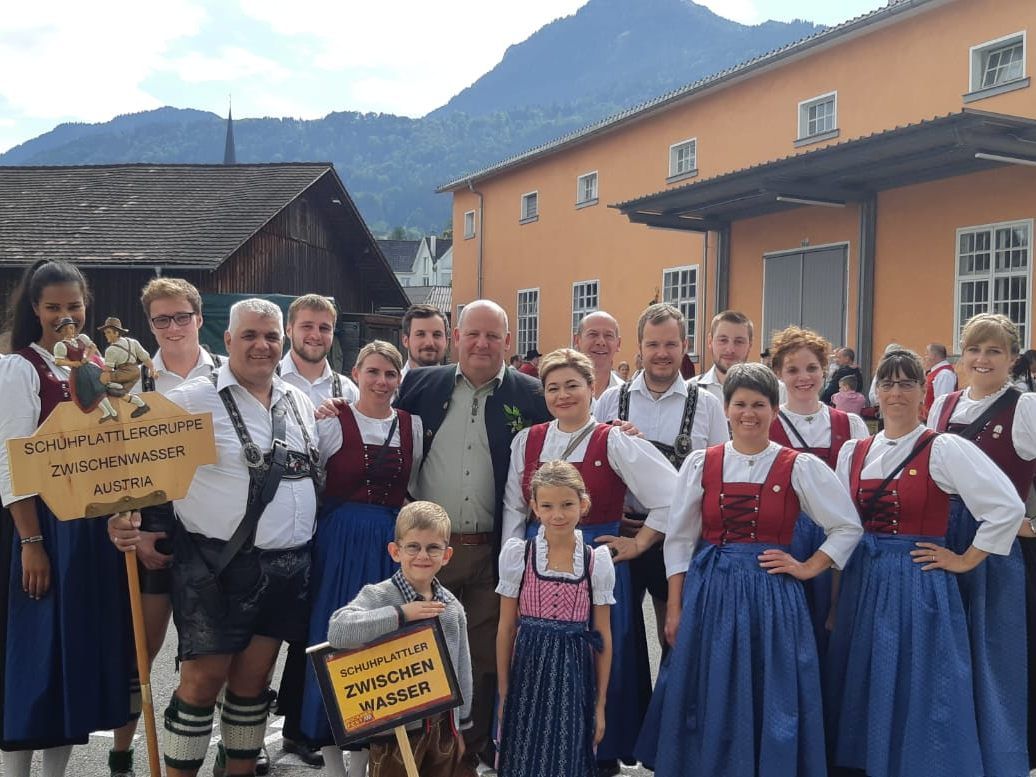 Schuhplattlergruppe Zwischenwasser Schuhplattlergruppe Zwischenwasser