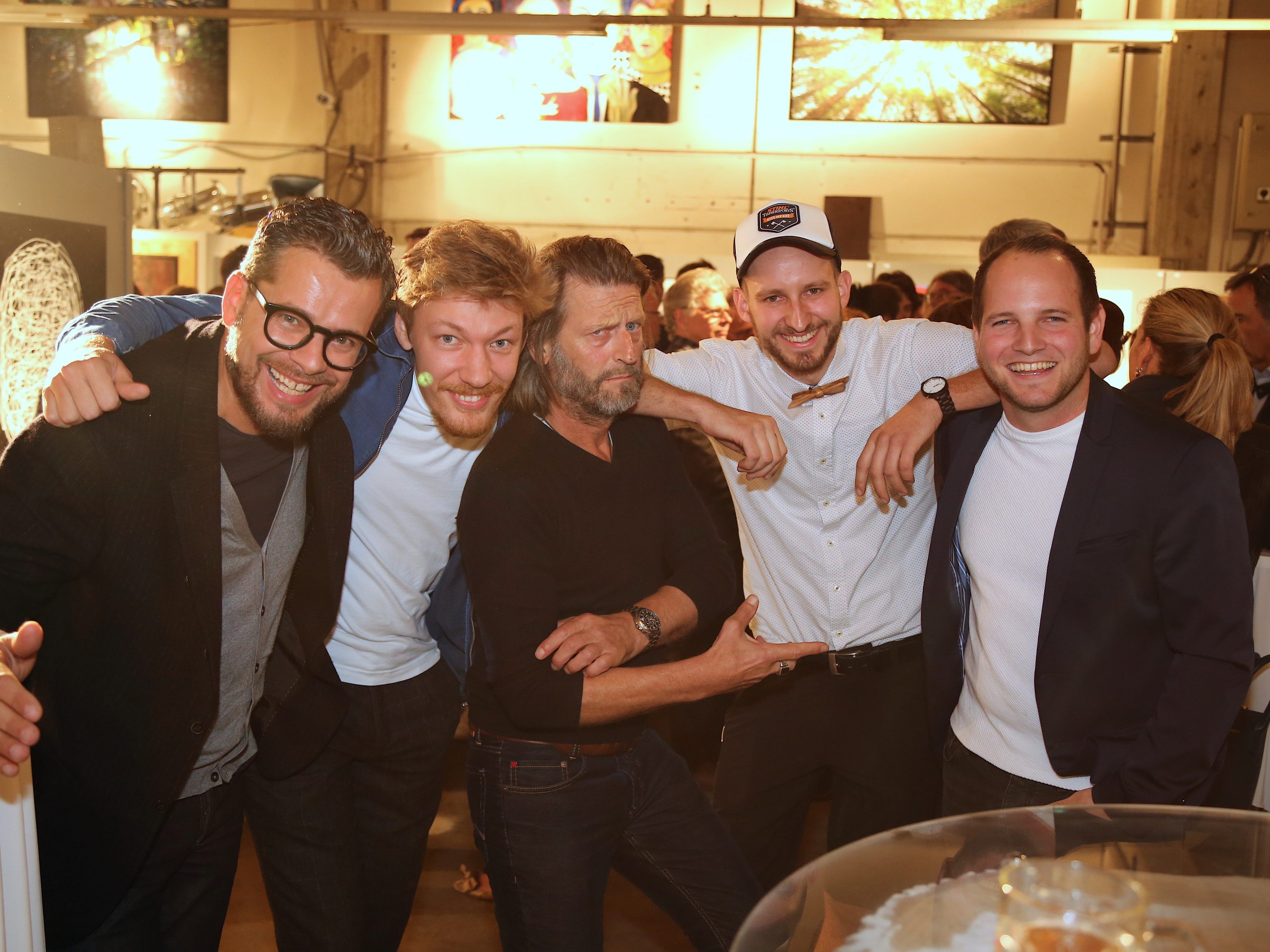 Alexander Ess, Nikola Bartenbach, Anton Rauch, Clemens Walser und Stefan Finžgar (v. l.) bei der Vernissage. Alexander Ess, Nikola Bartenbach, Anton Rauch, Clemens Walser und Stefan Finžgar (v. l.) bei der Vernissage.