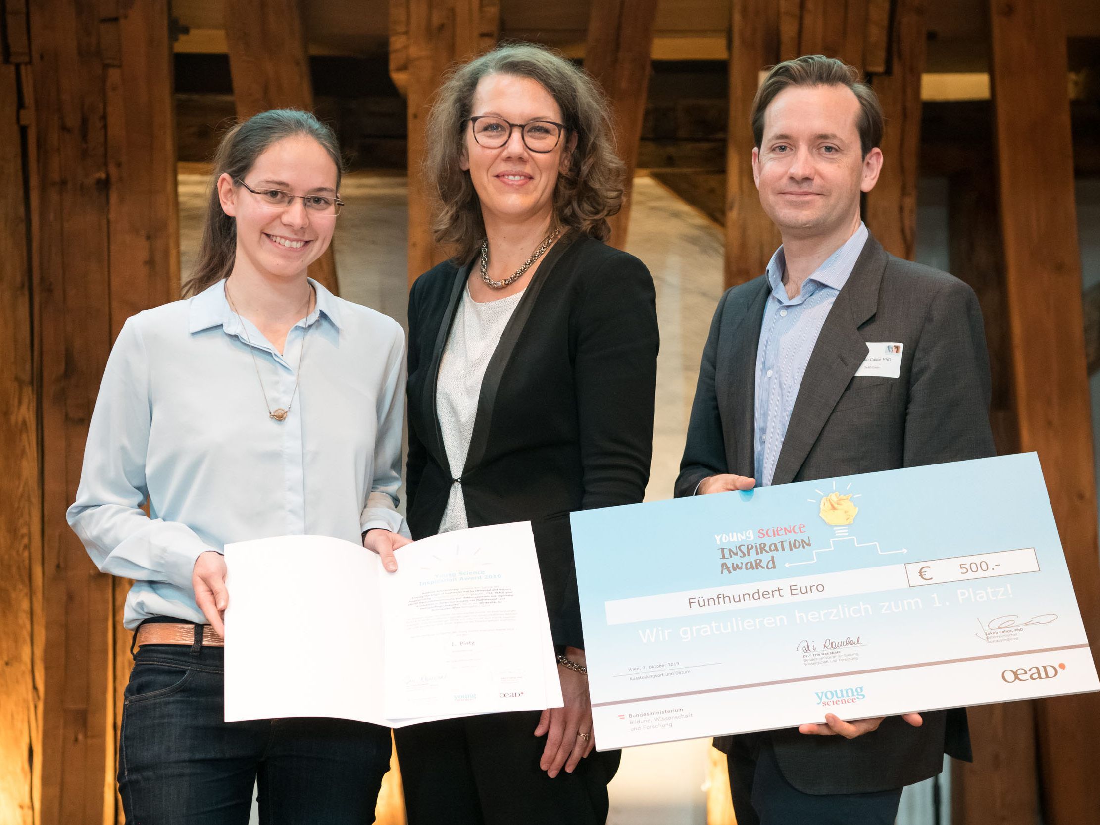 v.l.n.r. Gewinnerin Susanne Schwendinger / Dr. Iris Rauskala - Bundesministerin, BMBWF / Jakob Calice PhD, Geschäftsführer, OeAD v.l.n.r. Gewinnerin Susanne Schwendinger / Dr. Iris Rauskala - Bundesministerin, BMBWF / Jakob Calice PhD, Geschäftsführer, OeAD