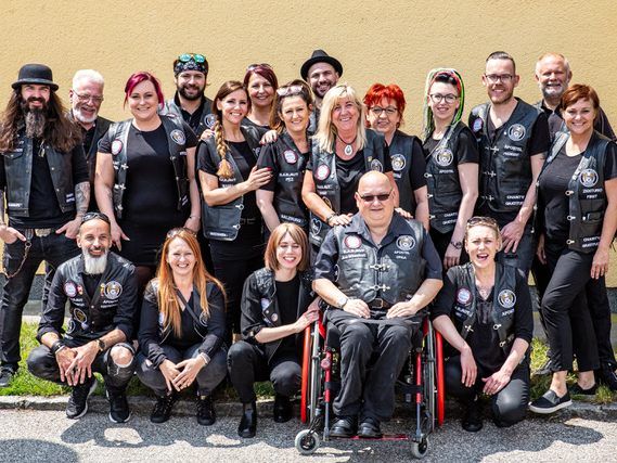 Der soziale Friseurverein Barber Angels Brotherhood Austria schneidet gratis Haare