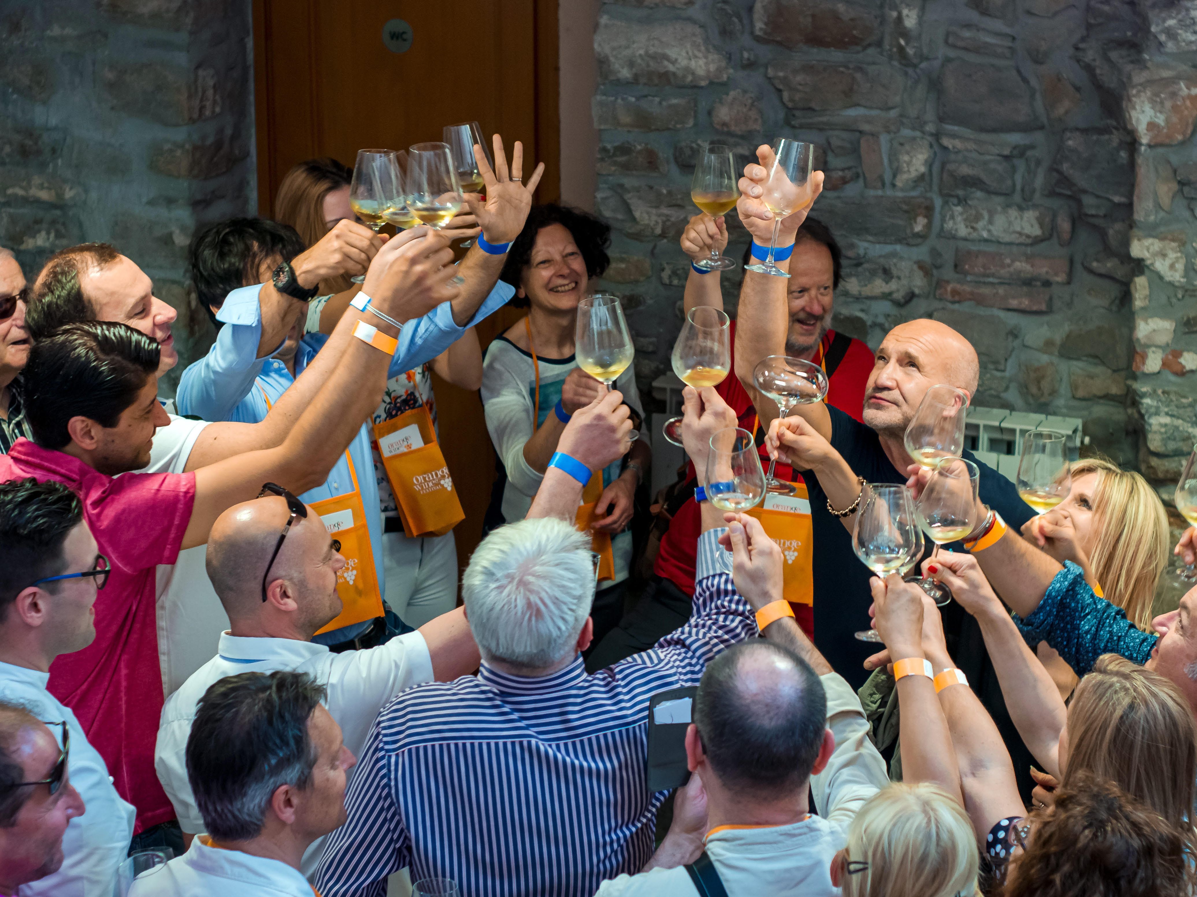 Das Orange Wine Festival 2019 findet im Wiener MuseumsQuartier statt.