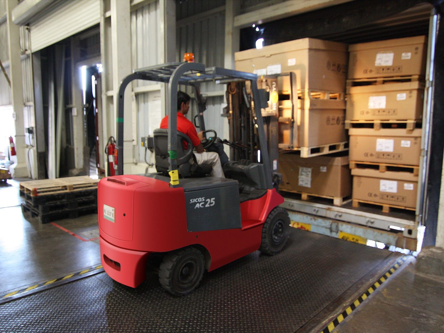 Ein falsch abgestellter Gabelstapler war der Auslöser des Streits.