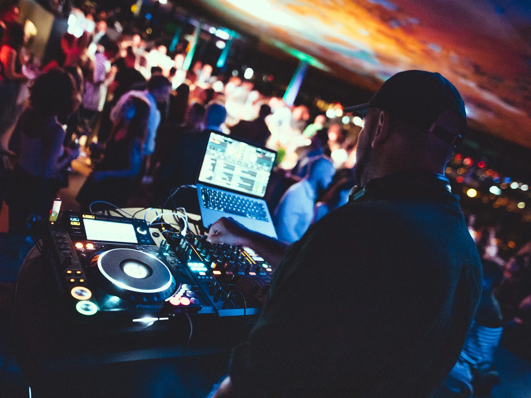 Im SO / Vienna wird auch nach Halloween noch gruselig weitergefeiert. Im SO / Vienna wird auch nach Halloween noch gruselig weitergefeiert.