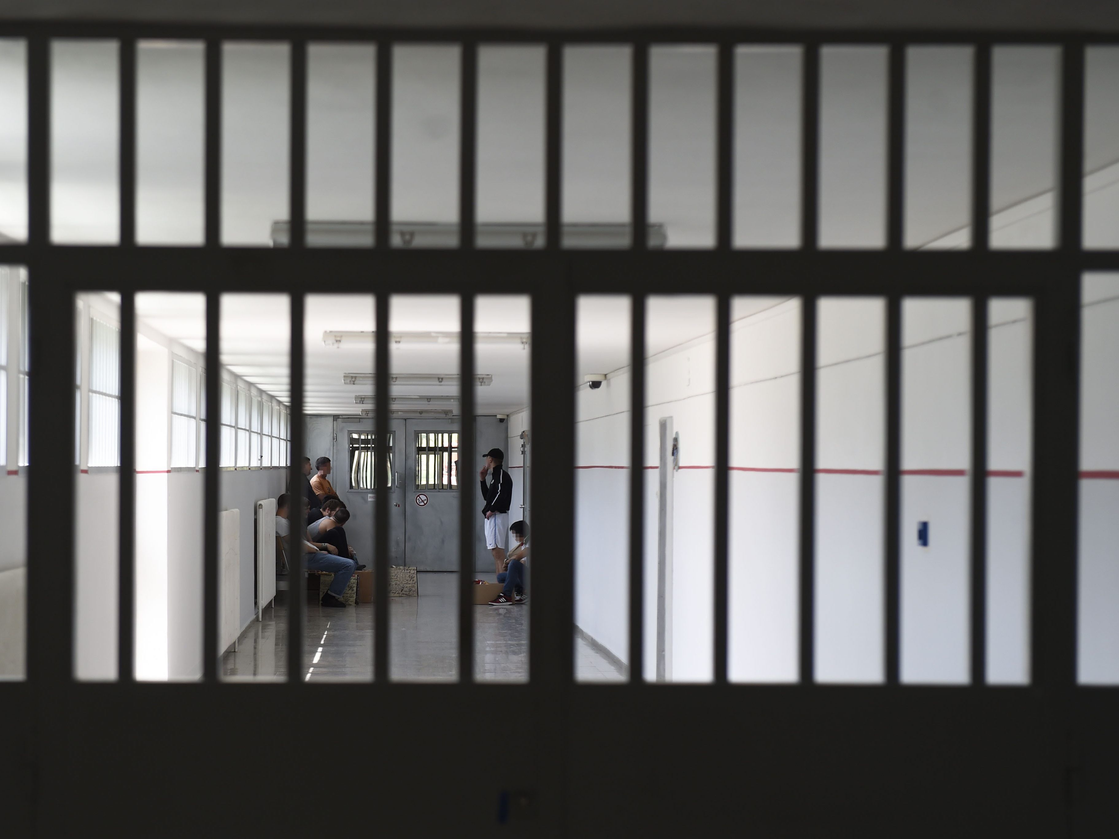 Der Mann war bereits wegen eines anderen Verbrechens in U-Haft. Der Mann war bereits wegen eines anderen Verbrechens in U-Haft.