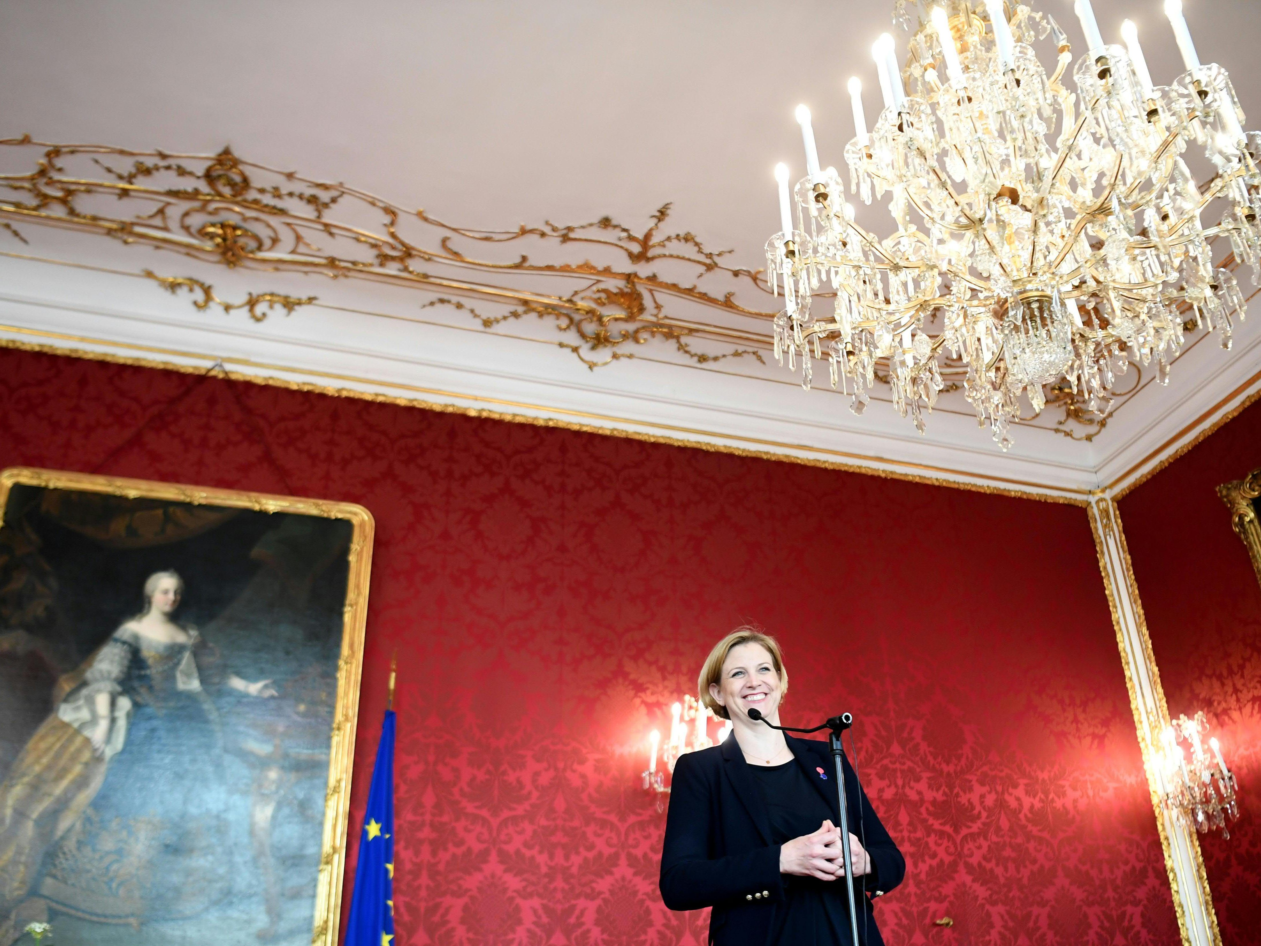 Laut Meinl-Reisinger können die NEOS beides: Regieren und Opposition führen.