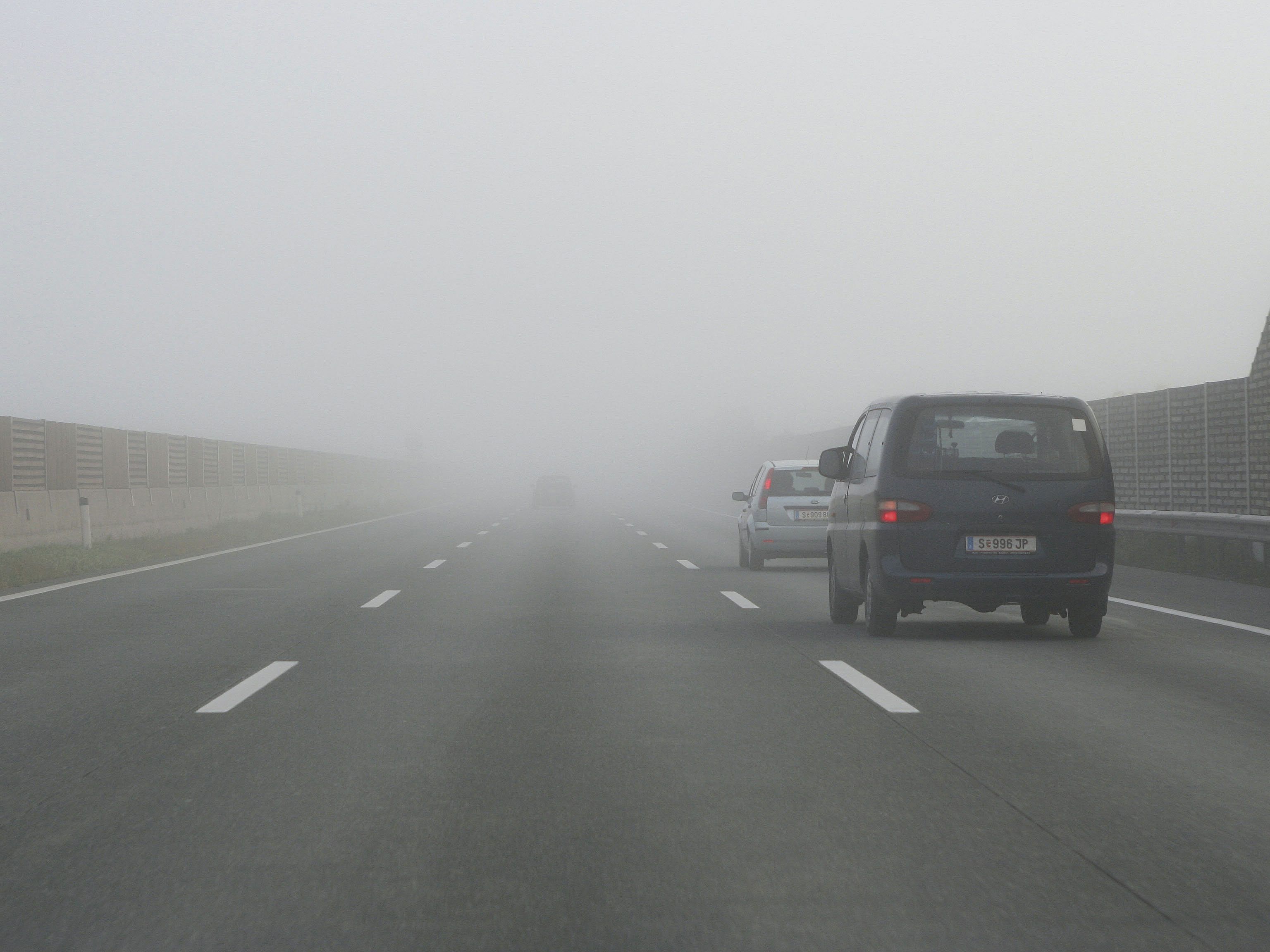 Fährt man bei Nebel, ist Vorsicht geboten