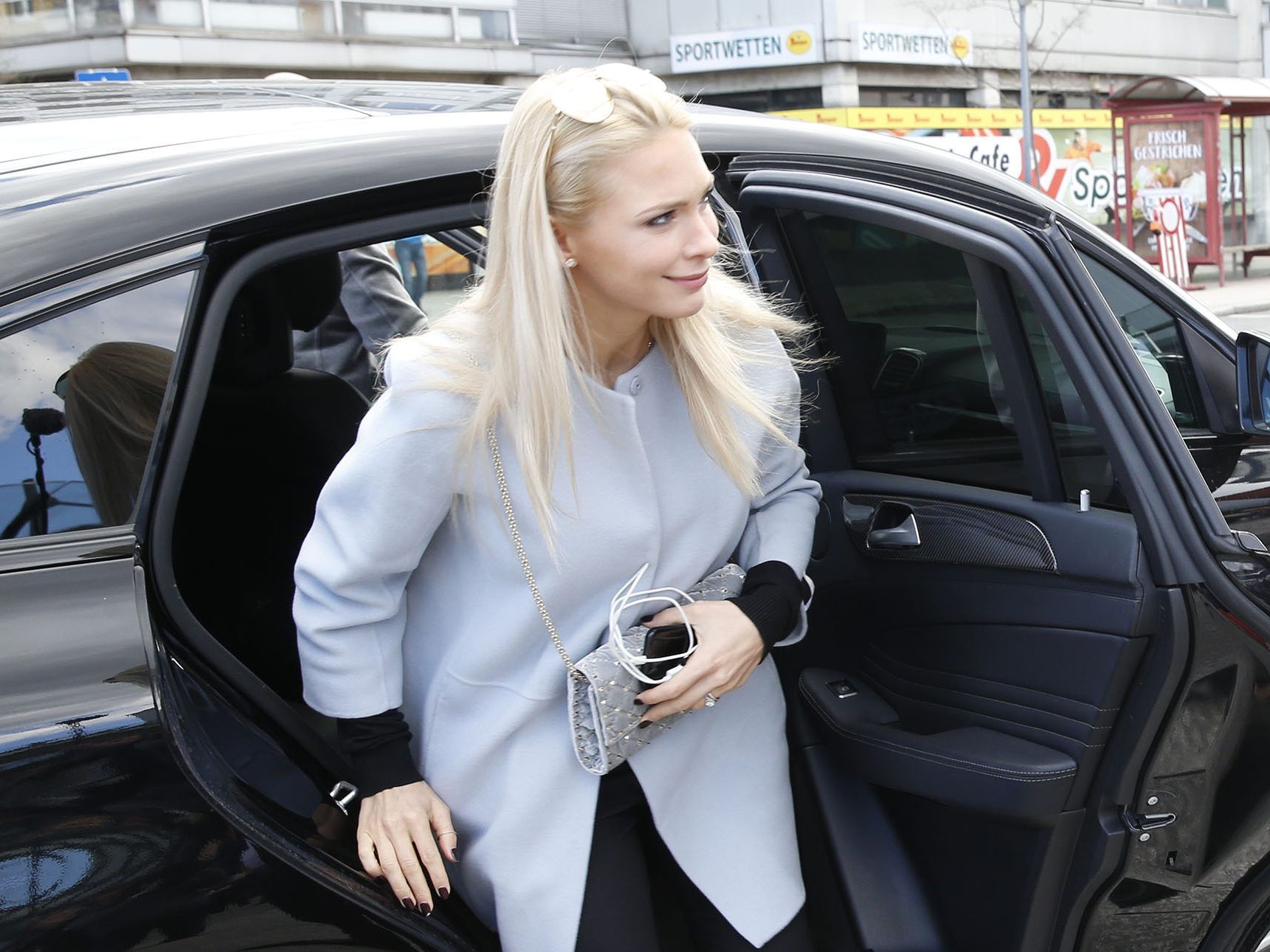 Laut Krone rückte auch Philippa Strache ins Fadenkreuz der Ermittler. Laut Krone rückte auch Philippa Strache ins Fadenkreuz der Ermittler.