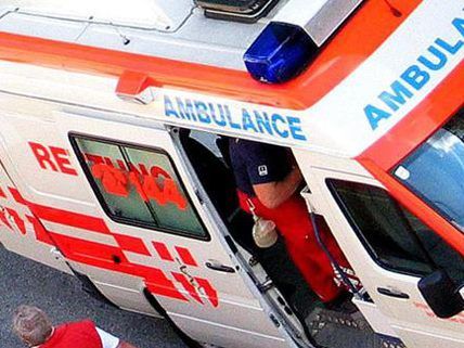Am Währinger Gürtel wurde eine Fußgängerin von einem Auto erfasst und verletzt. Am Währinger Gürtel wurde eine Fußgängerin von einem Auto erfasst und verletzt.