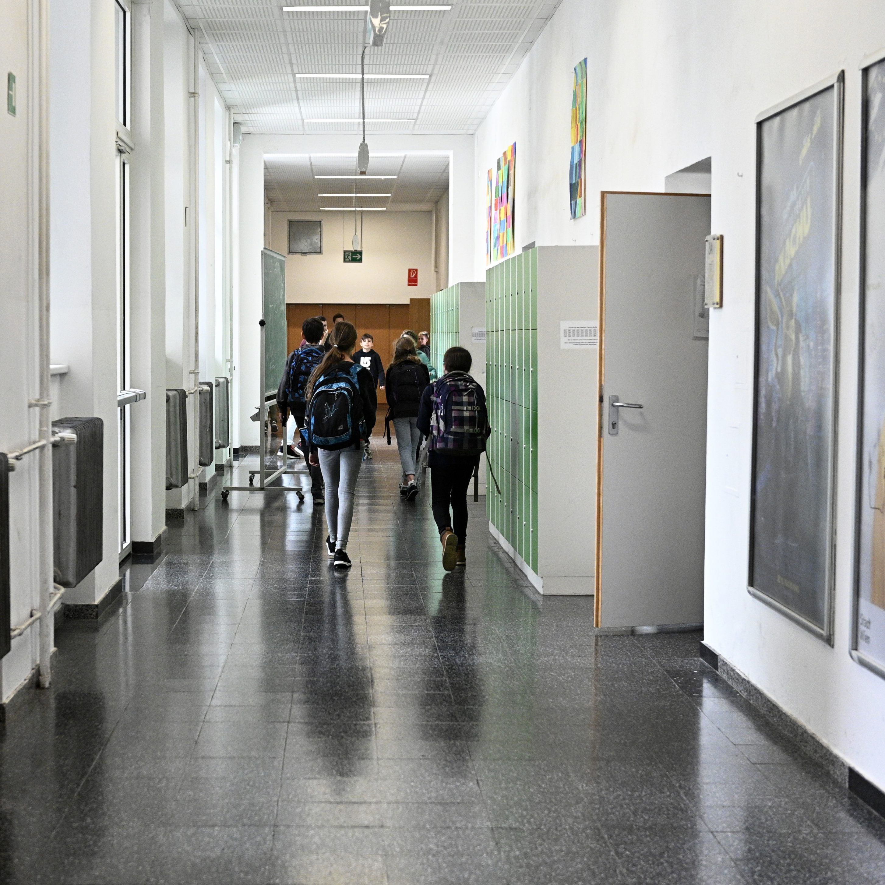 Die ersten Bewerber der Joboffensive wurden an Wiener Schulen vermittelt.