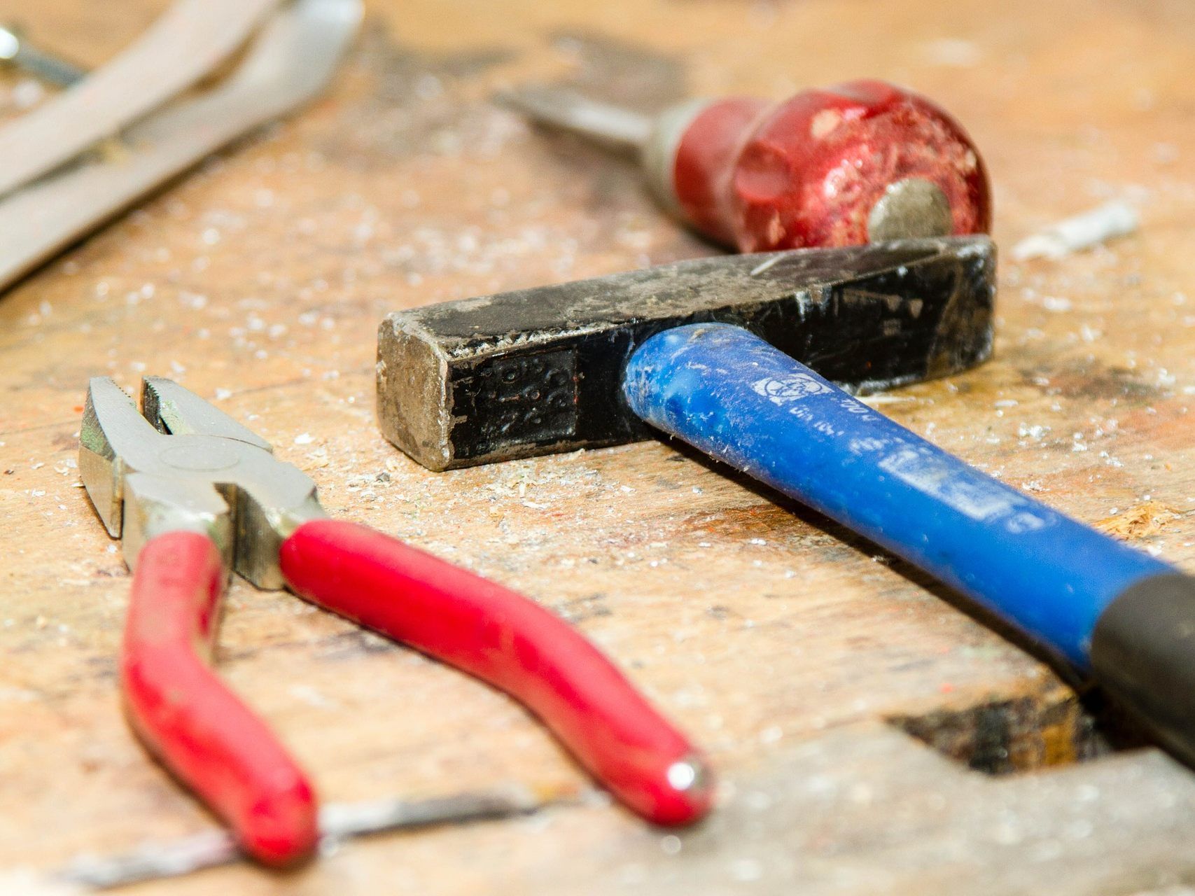 Reparieren statt wegschmeißen - so die Devise der Repair Cafés Reparieren statt wegschmeißen - so die Devise der Repair Cafés