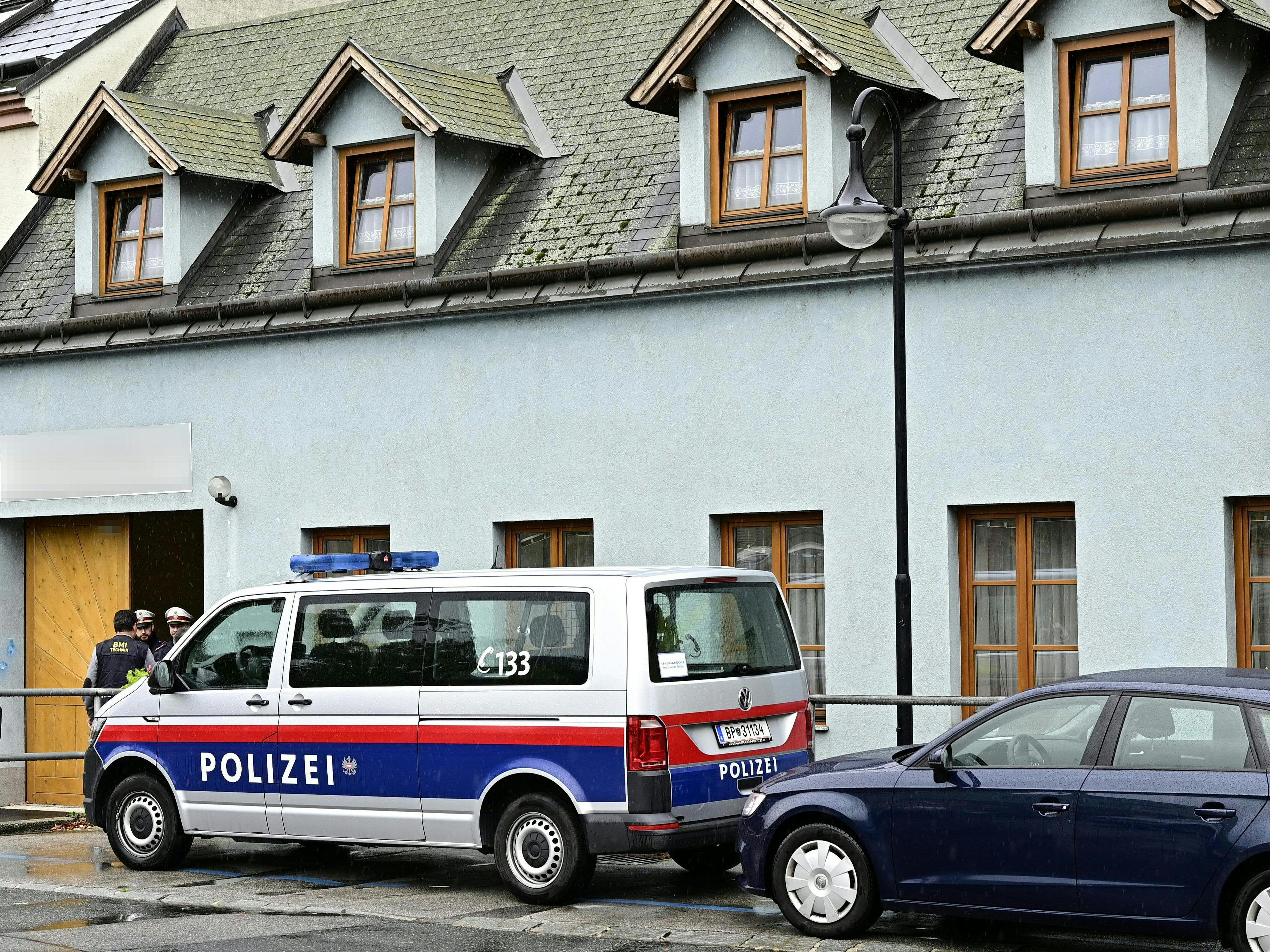 Der Mann wurde leblos in seinem Haus aufgefunden. Der Mann wurde leblos in seinem Haus aufgefunden.