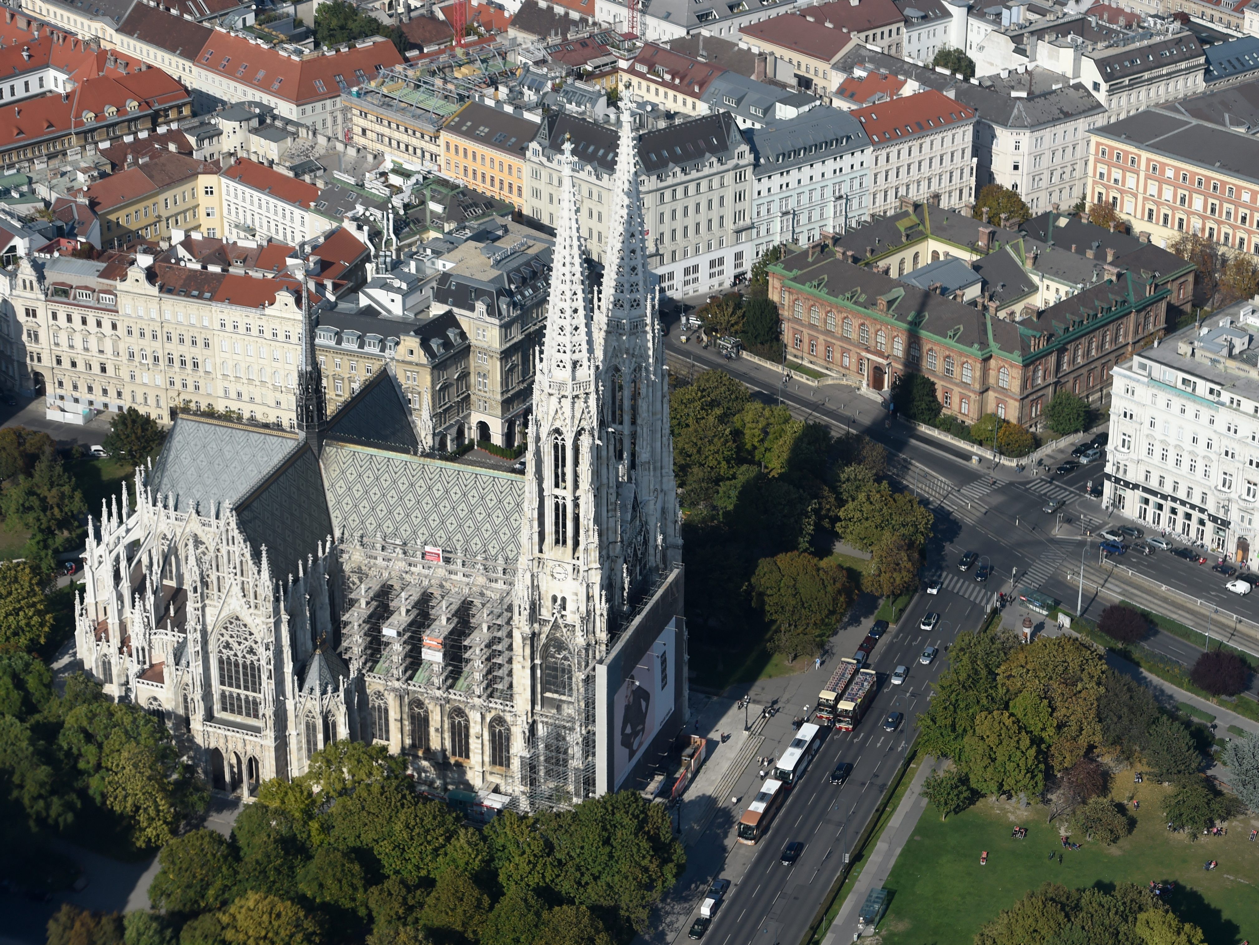Am 12. Oktober kann man die Votivkirche bei einer Führung von innen erkunden. Am 12. Oktober kann man die Votivkirche bei einer Führung von innen erkunden.