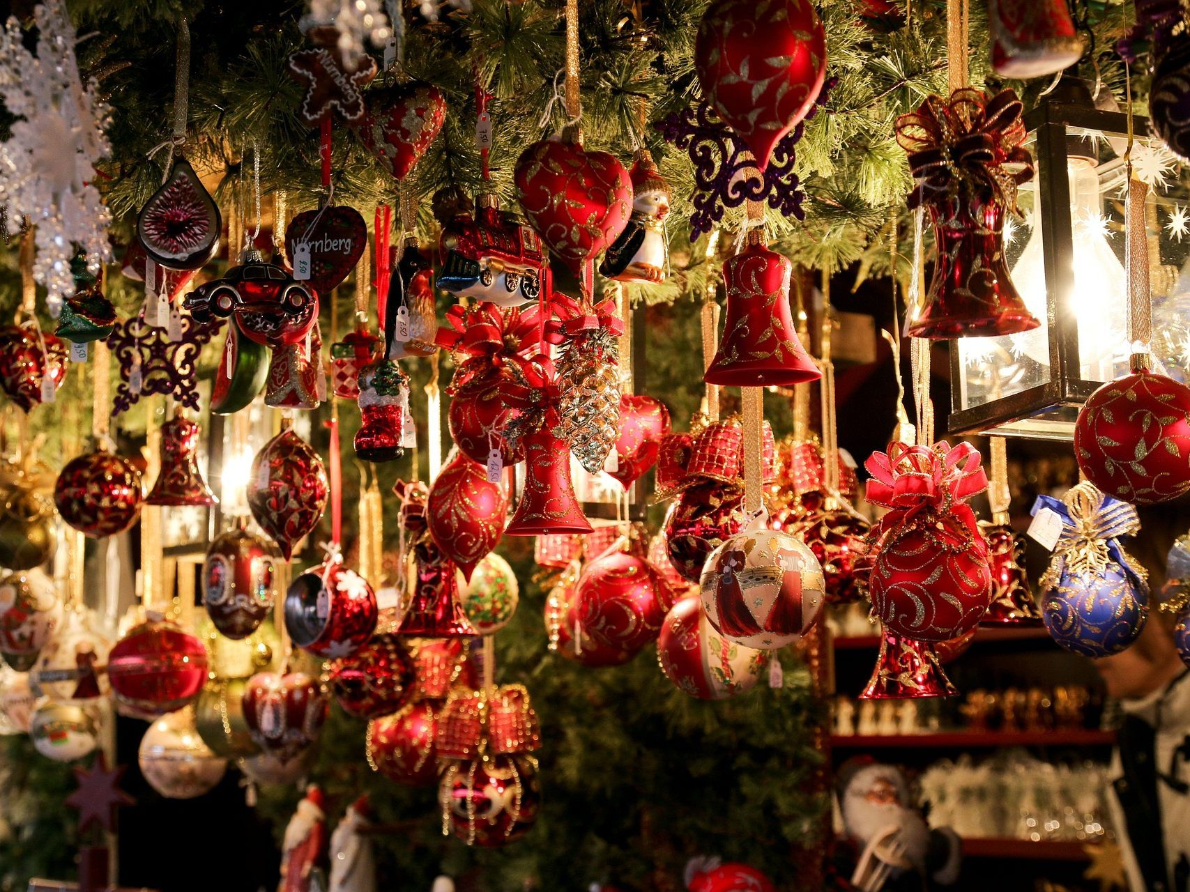 Über 30 Stände stellen beim Poysdorfer Christkindlmarkt aus. Über 30 Stände stellen beim Poysdorfer Christkindlmarkt aus.