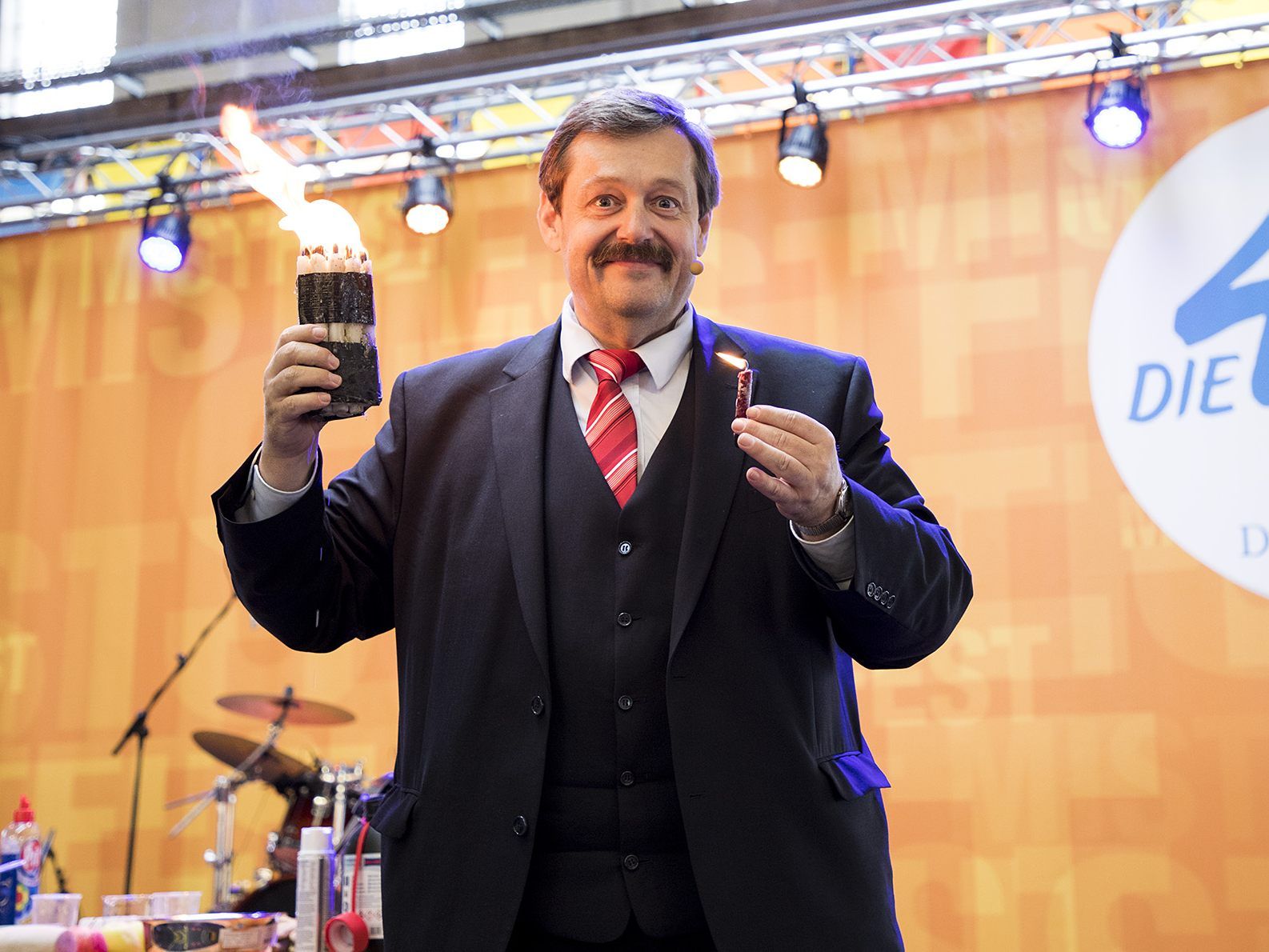 Werner Gruber klärt am 19. November im 48er-Tandler über die Mondlandung auf. Werner Gruber klärt am 19. November im 48er-Tandler über die Mondlandung auf.